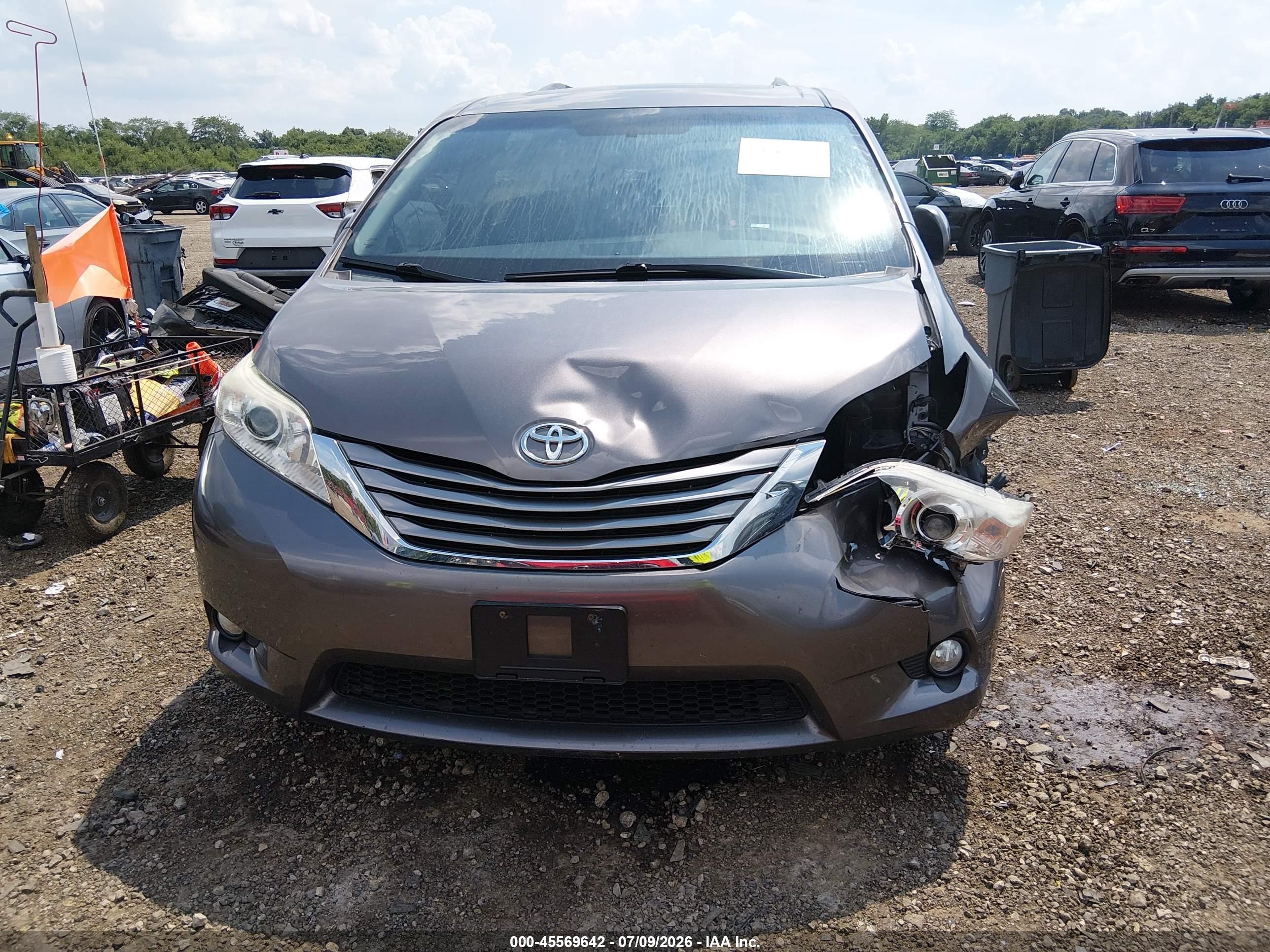 2015 Toyota Sienna Xle 8 Passenger Gray vin: 5TDYK3DC1FS554172