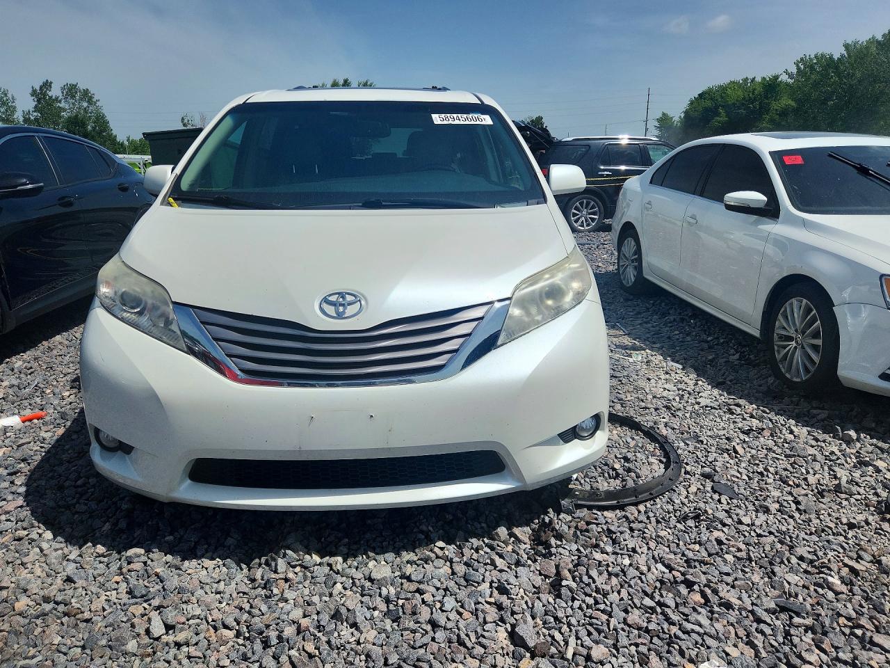 2015 Toyota Sienna Xle Premium 8-passenger White vin: 5TDYK3DC1FS576401