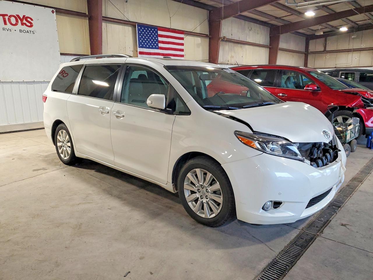 2015 Toyota Sienna Limited Premium 7-passenger Белый vin: 5TDYK3DC1FS587463