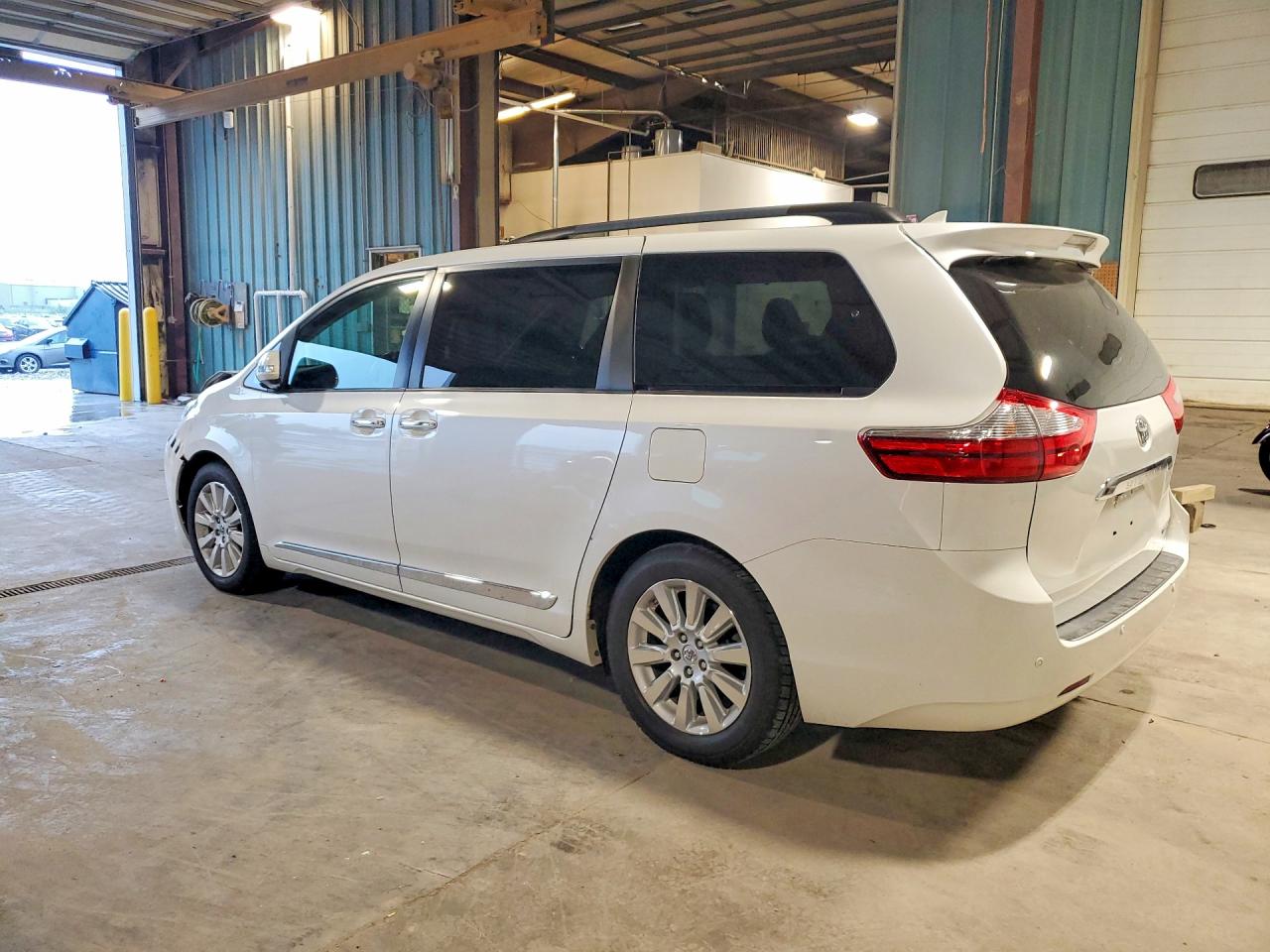 2015 Toyota Sienna Limited Premium 7-passenger Белый vin: 5TDYK3DC1FS587463