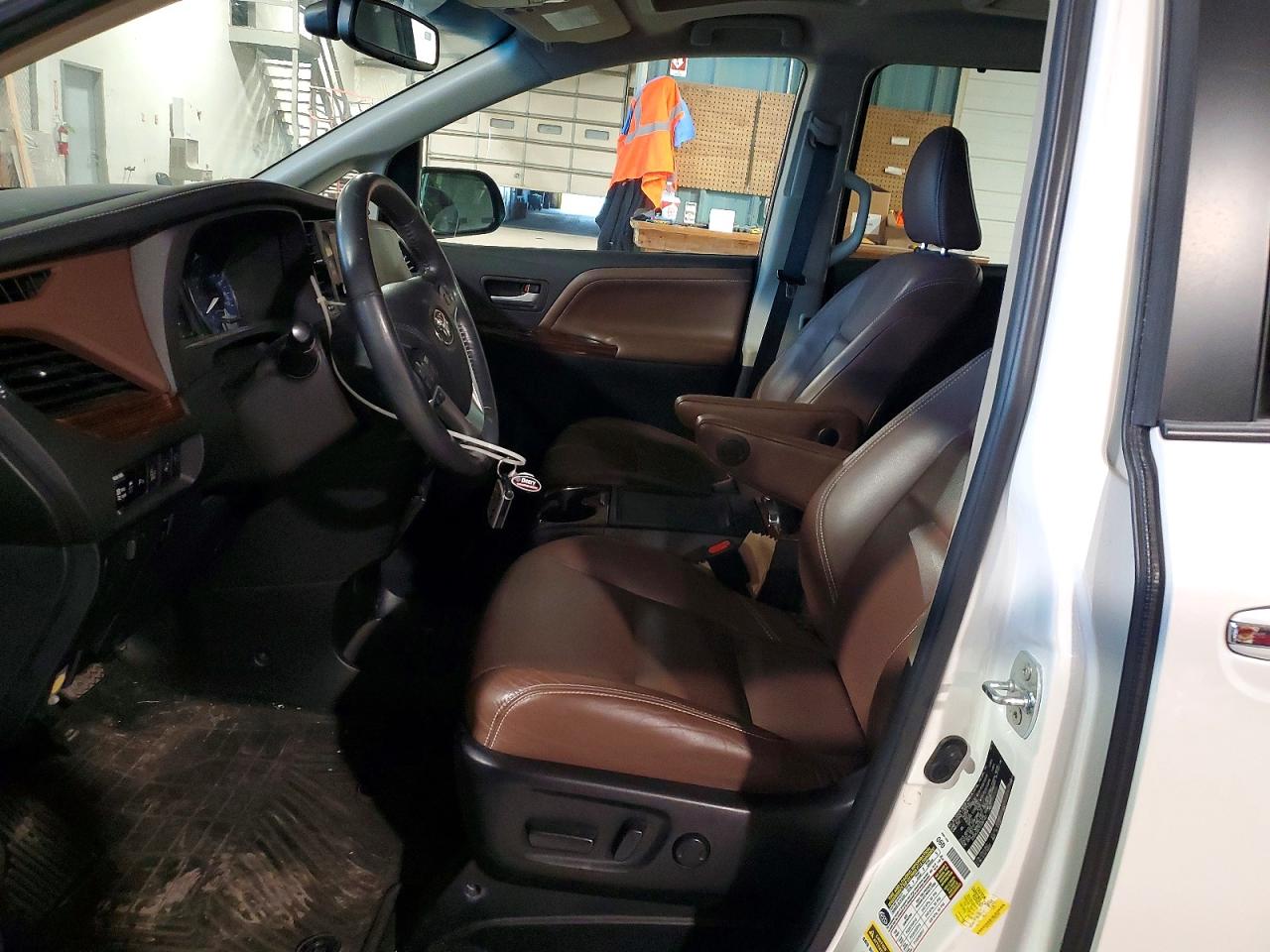 2015 Toyota Sienna Limited Premium 7-passenger Белый vin: 5TDYK3DC1FS587463