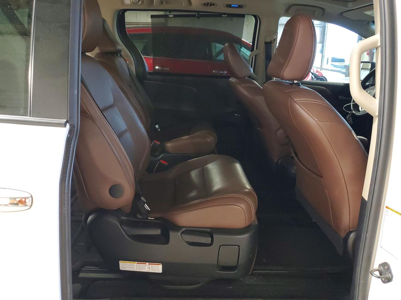 2015 Toyota Sienna Limited Premium 7-passenger Белый vin: 5TDYK3DC1FS587463