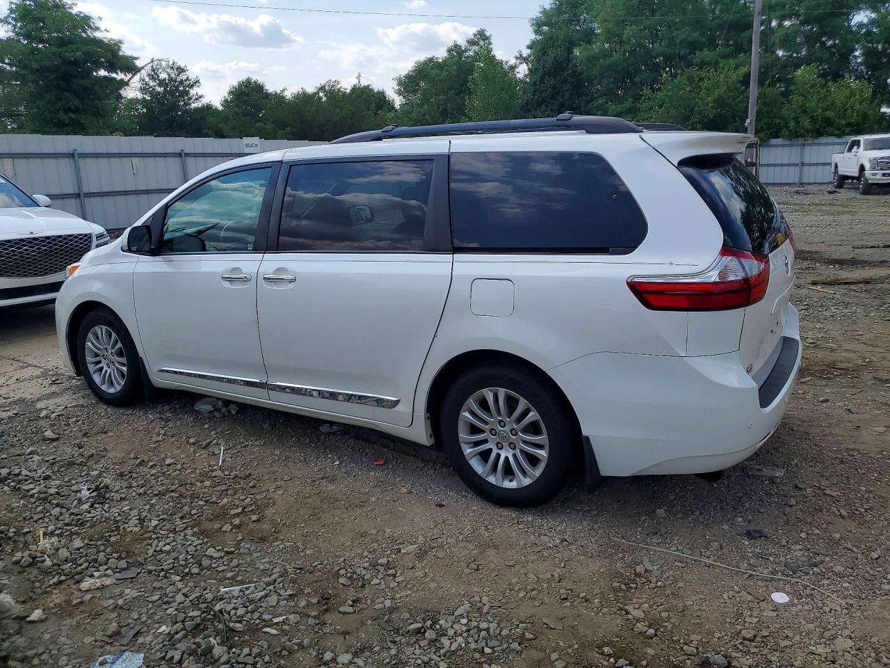 2015 Toyota Sienna Xle 8-passenger White vin: 5TDYK3DC1FS608747