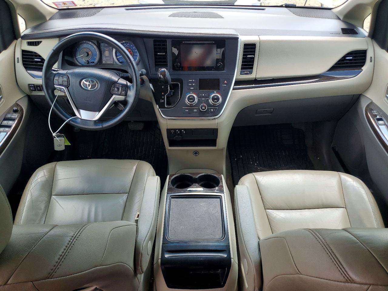 2015 Toyota Sienna Xle 8-passenger White vin: 5TDYK3DC1FS608747