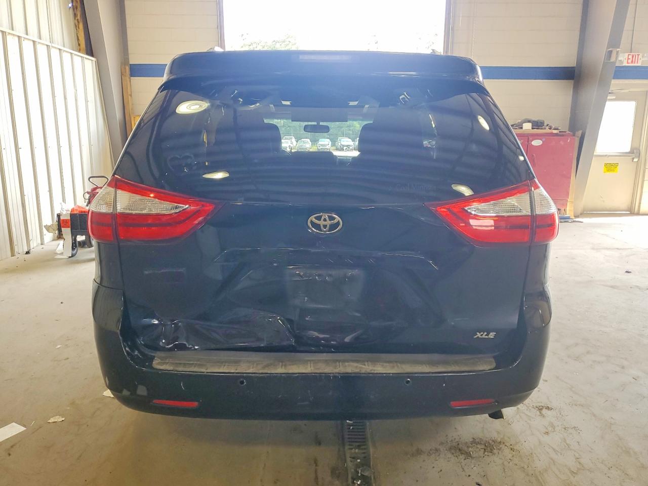 2015 Toyota Sienna Xle Premium 8-passenger Black vin: 5TDYK3DC1FS617626