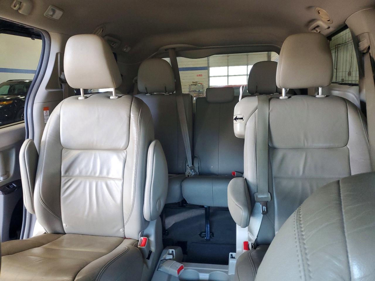 2015 Toyota Sienna Xle Premium 8-passenger Black vin: 5TDYK3DC1FS617626