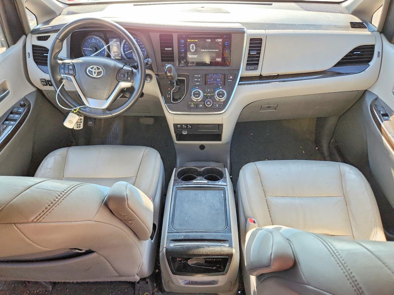 2015 Toyota Sienna Xle 8-passenger White vin: 5TDYK3DC1FS622115