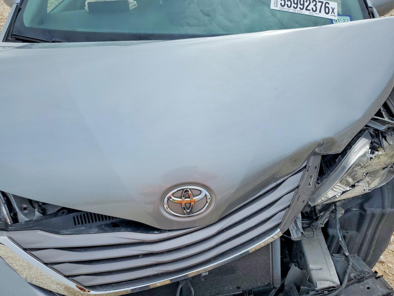 2015 Toyota Sienna Xle 8-passenger Silver vin: 5TDYK3DC1FS640307
