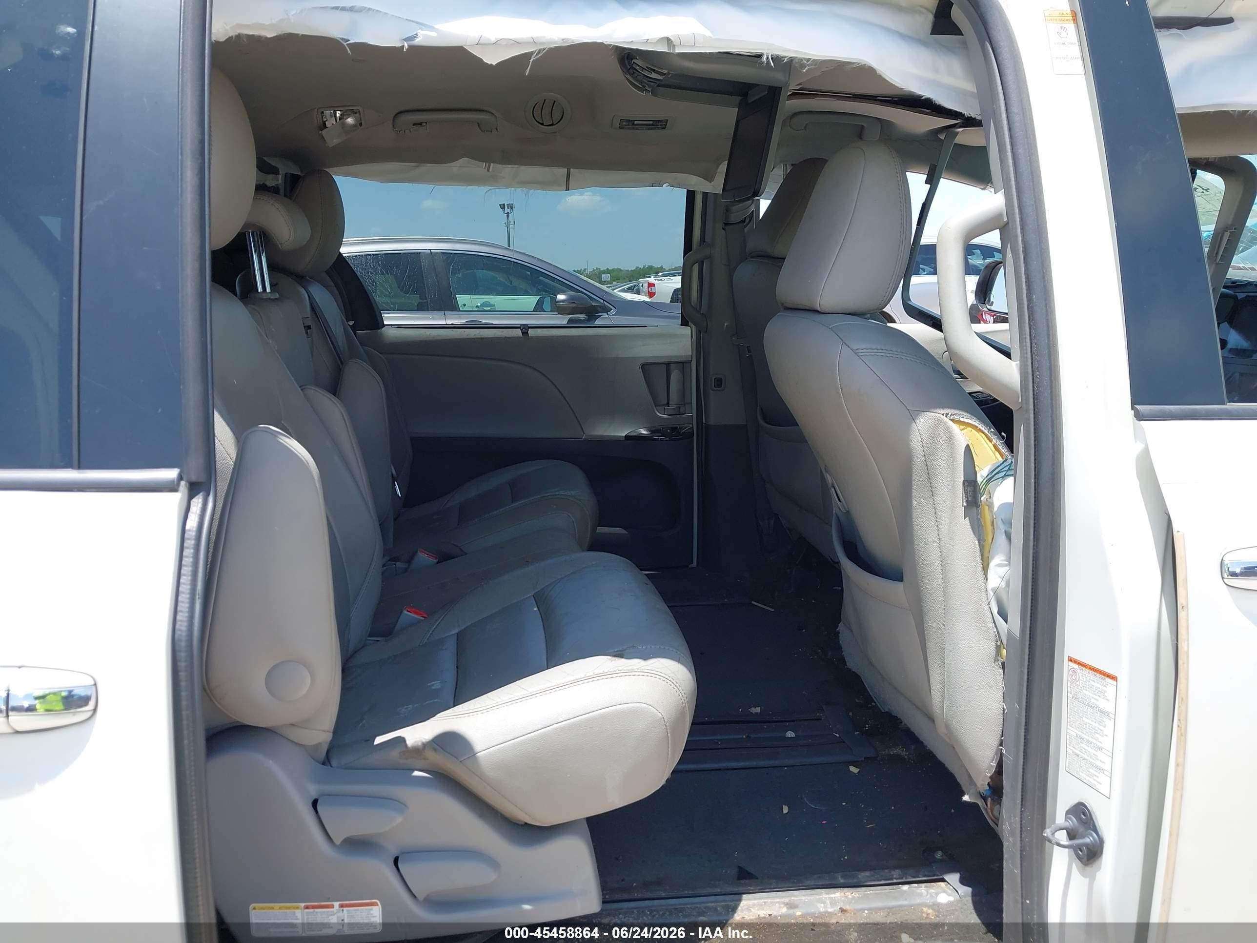 2015 Toyota Sienna Xle 8 Passenger White vin: 5TDYK3DC1FS650190