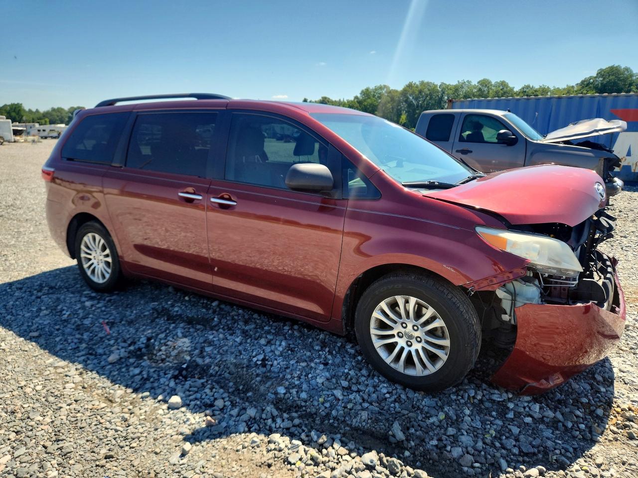 2015 Toyota Sienna Xle Premium 8-passenger Burgundy vin: 5TDYK3DC1FS658774