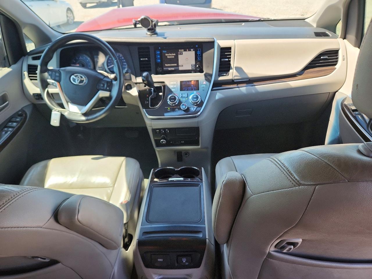 2015 Toyota Sienna Xle Premium 8-passenger Burgundy vin: 5TDYK3DC1FS658774