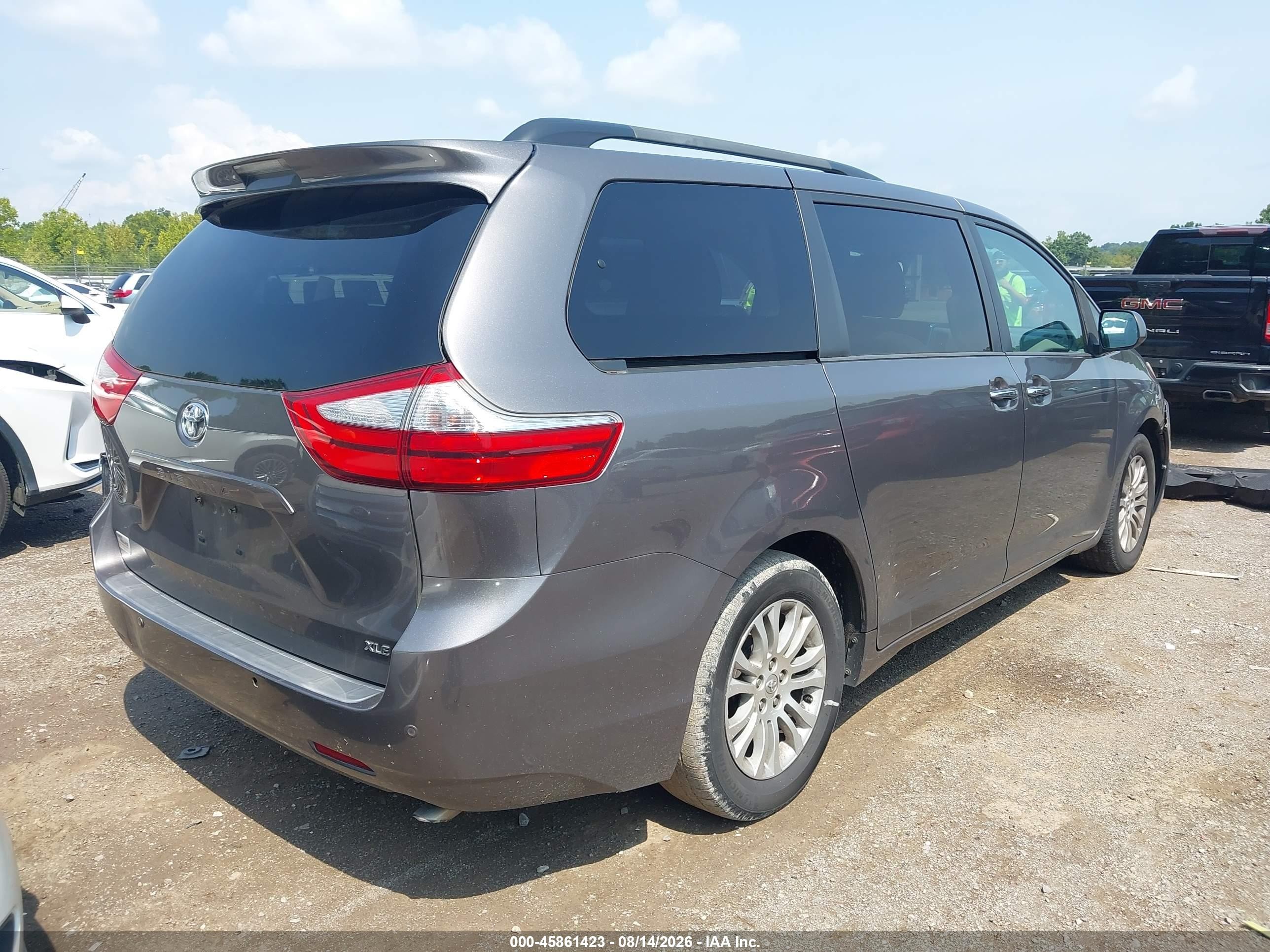 2015 Toyota Sienna Xle 8 Passenger Gray vin: 5TDYK3DC1FS689622