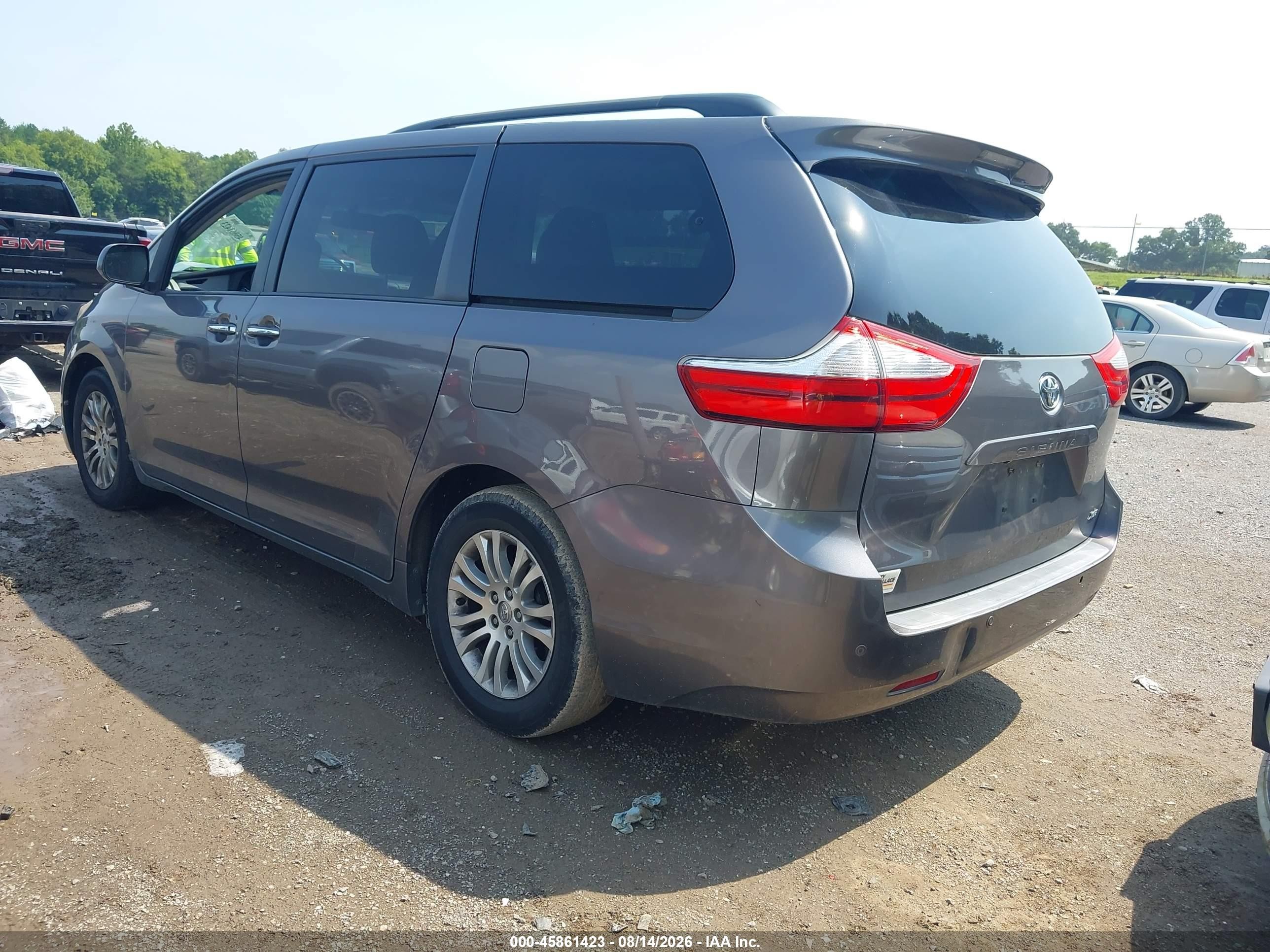 2015 Toyota Sienna Xle 8 Passenger Gray vin: 5TDYK3DC1FS689622