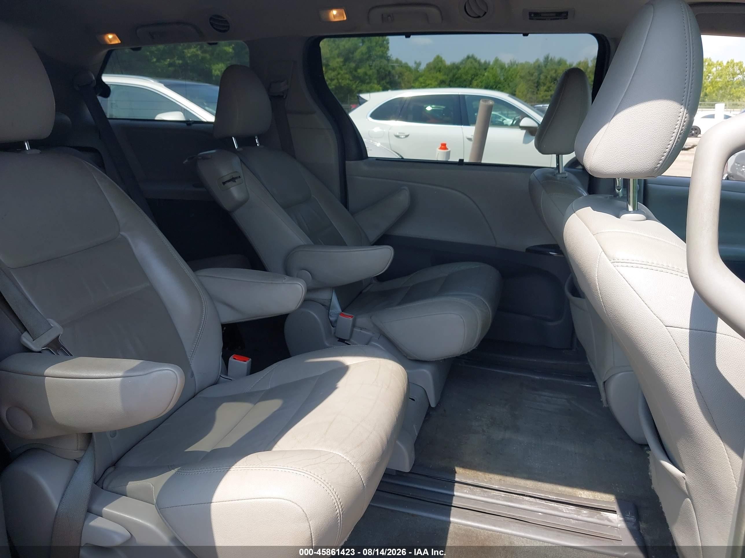 2015 Toyota Sienna Xle 8 Passenger Gray vin: 5TDYK3DC1FS689622