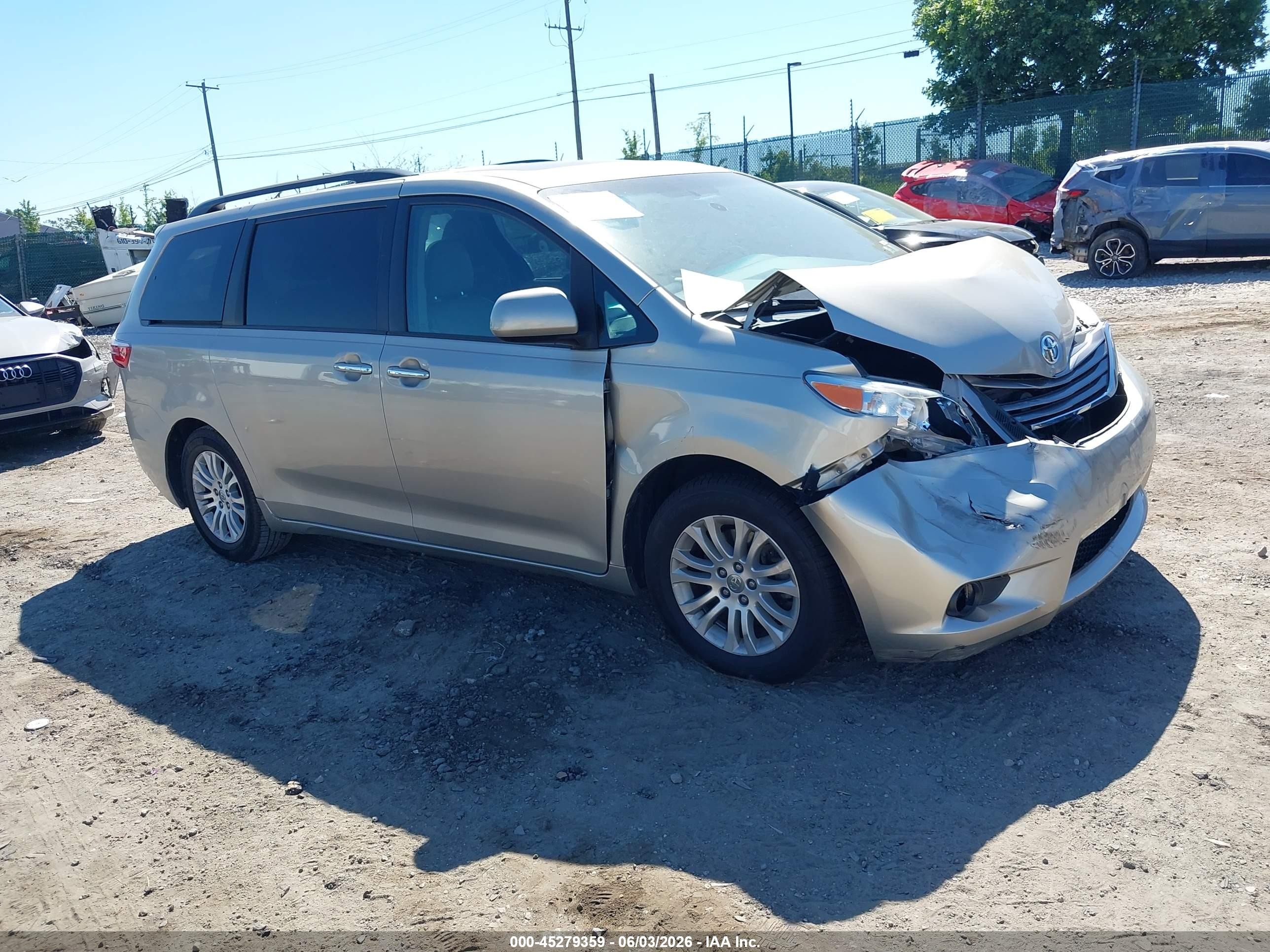 2015 Toyota Sienna Xle 8 Passenger Tan vin: 5TDYK3DC1FS690138
