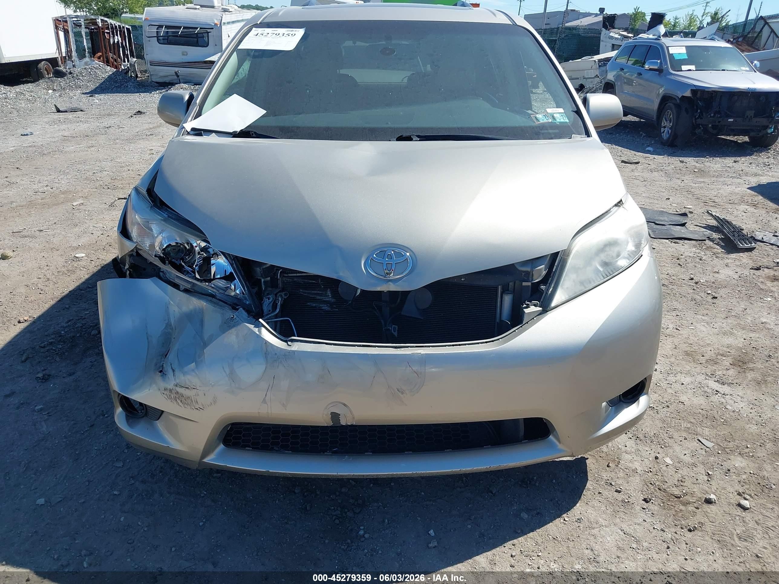 2015 Toyota Sienna Xle 8 Passenger Tan vin: 5TDYK3DC1FS690138