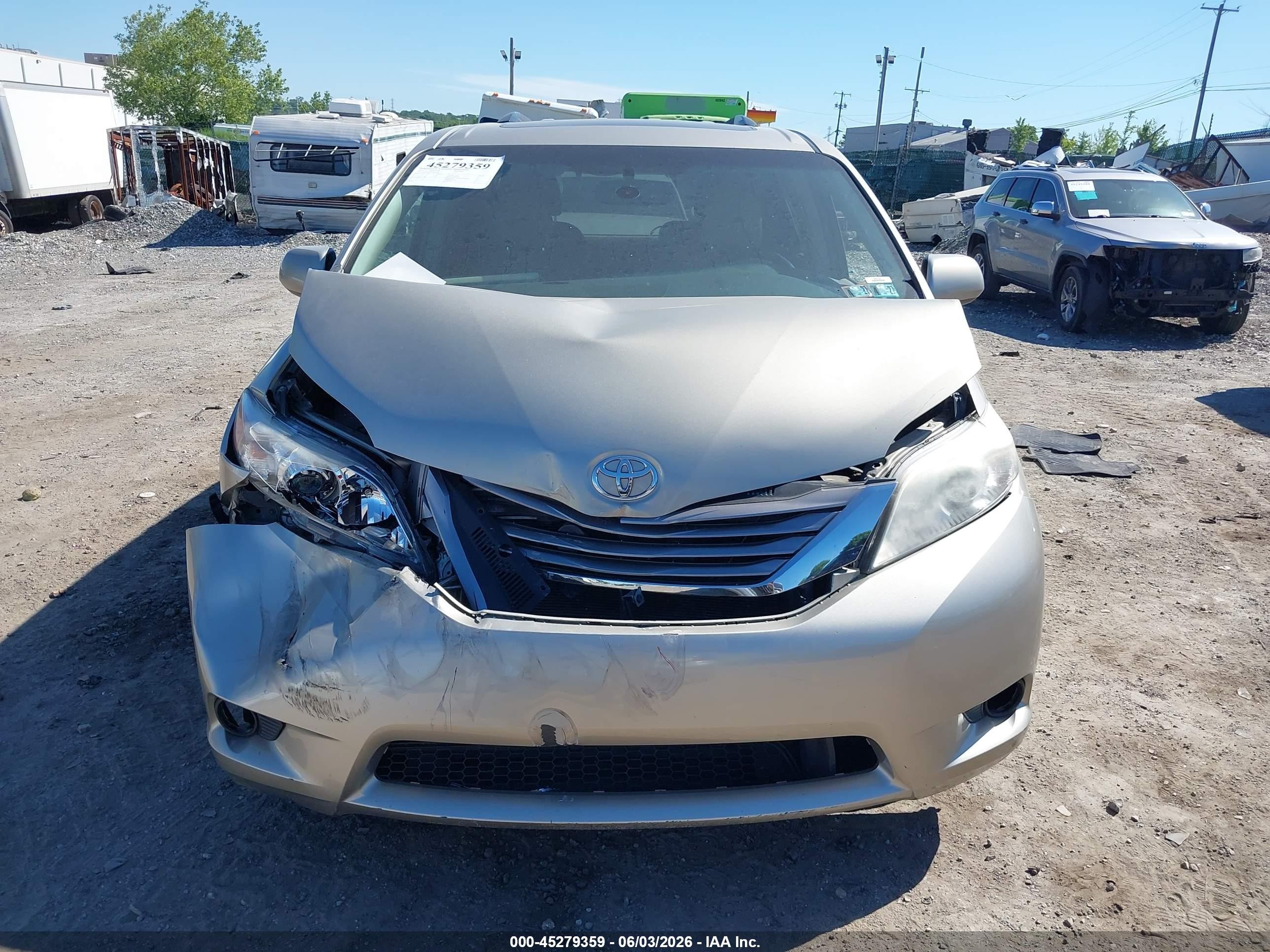 2015 Toyota Sienna Xle 8 Passenger Tan vin: 5TDYK3DC1FS690138