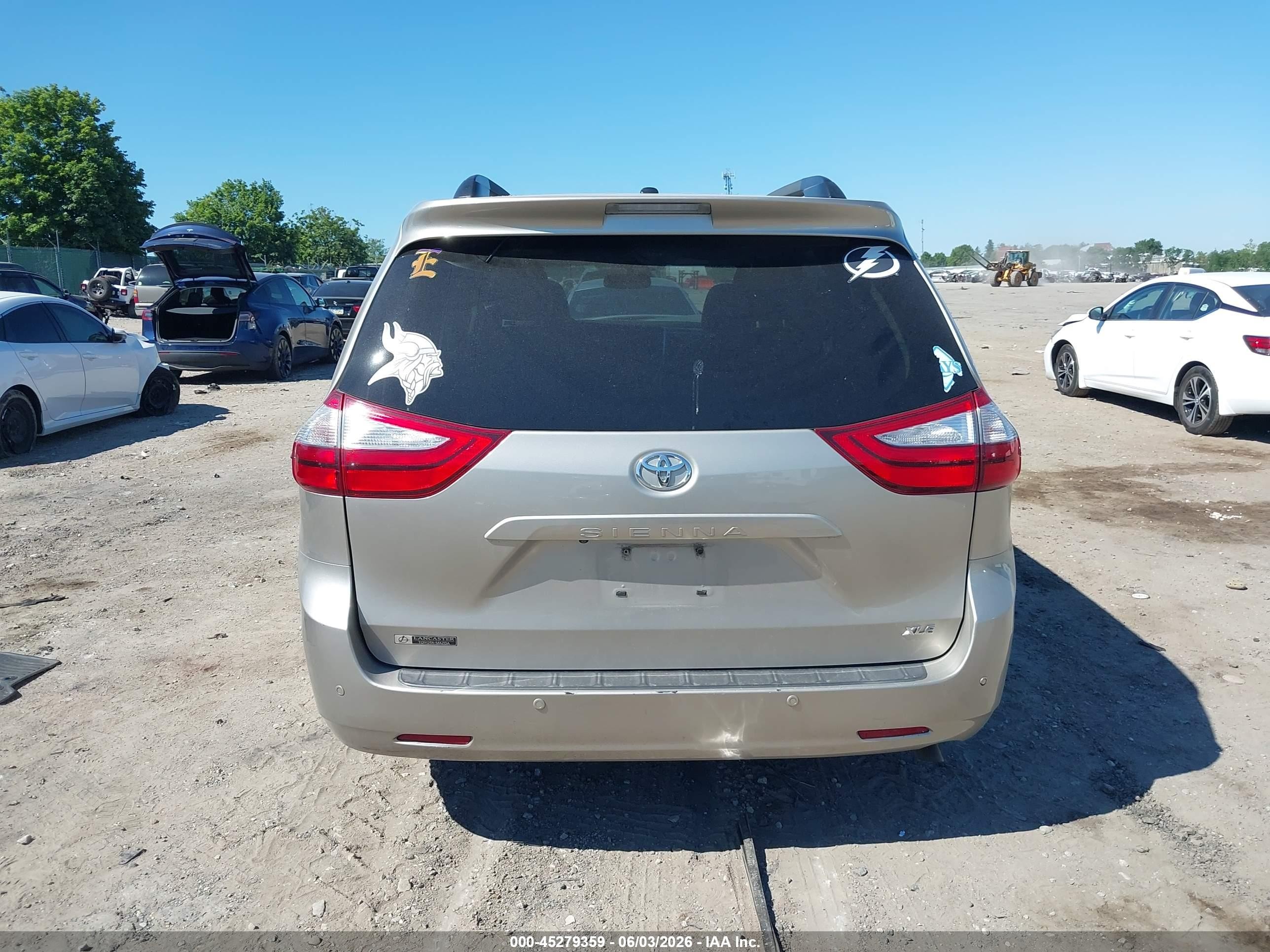 2015 Toyota Sienna Xle 8 Passenger Tan vin: 5TDYK3DC1FS690138