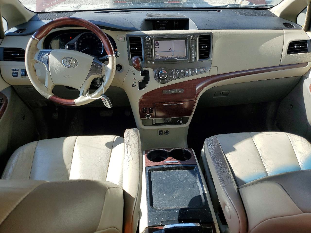 2011 Toyota Sienna Limited 7-passenger Red vin: 5TDYK3DC2BS007566