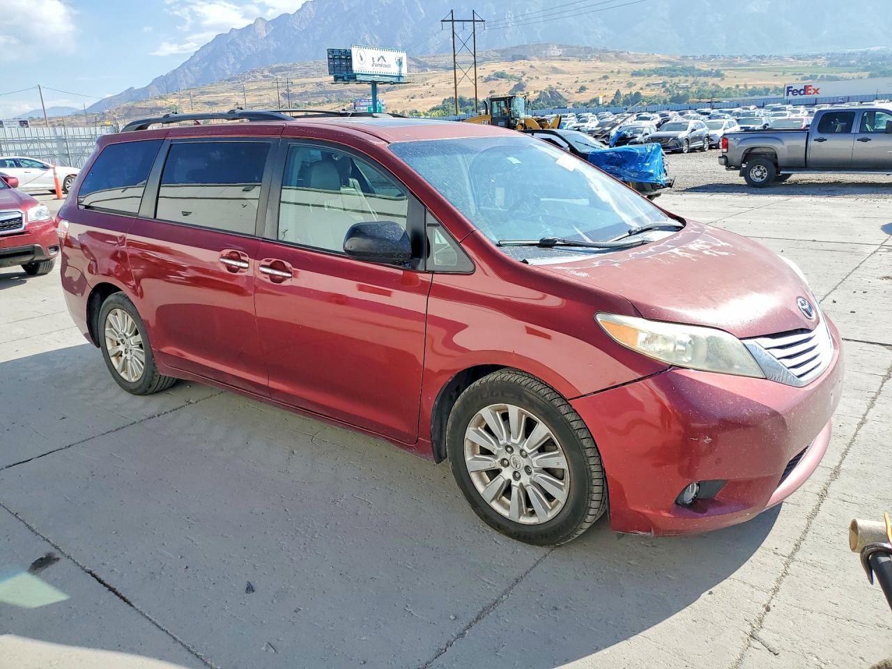 2011 Toyota Sienna Limited 7-passenger Red vin: 5TDYK3DC2BS007566