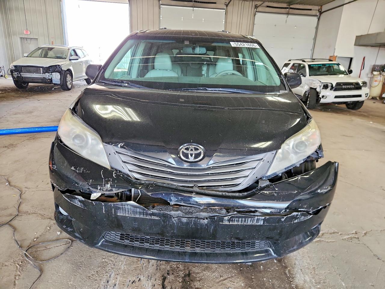 2011 Toyota Sienna Xle 8-passenger Черный vin: 5TDYK3DC2BS007888