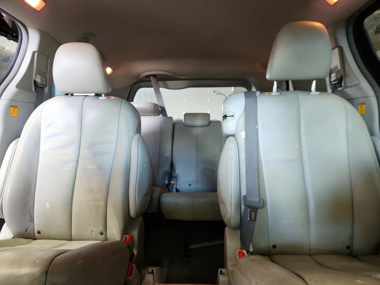 2011 Toyota Sienna Xle 8-passenger Черный vin: 5TDYK3DC2BS007888