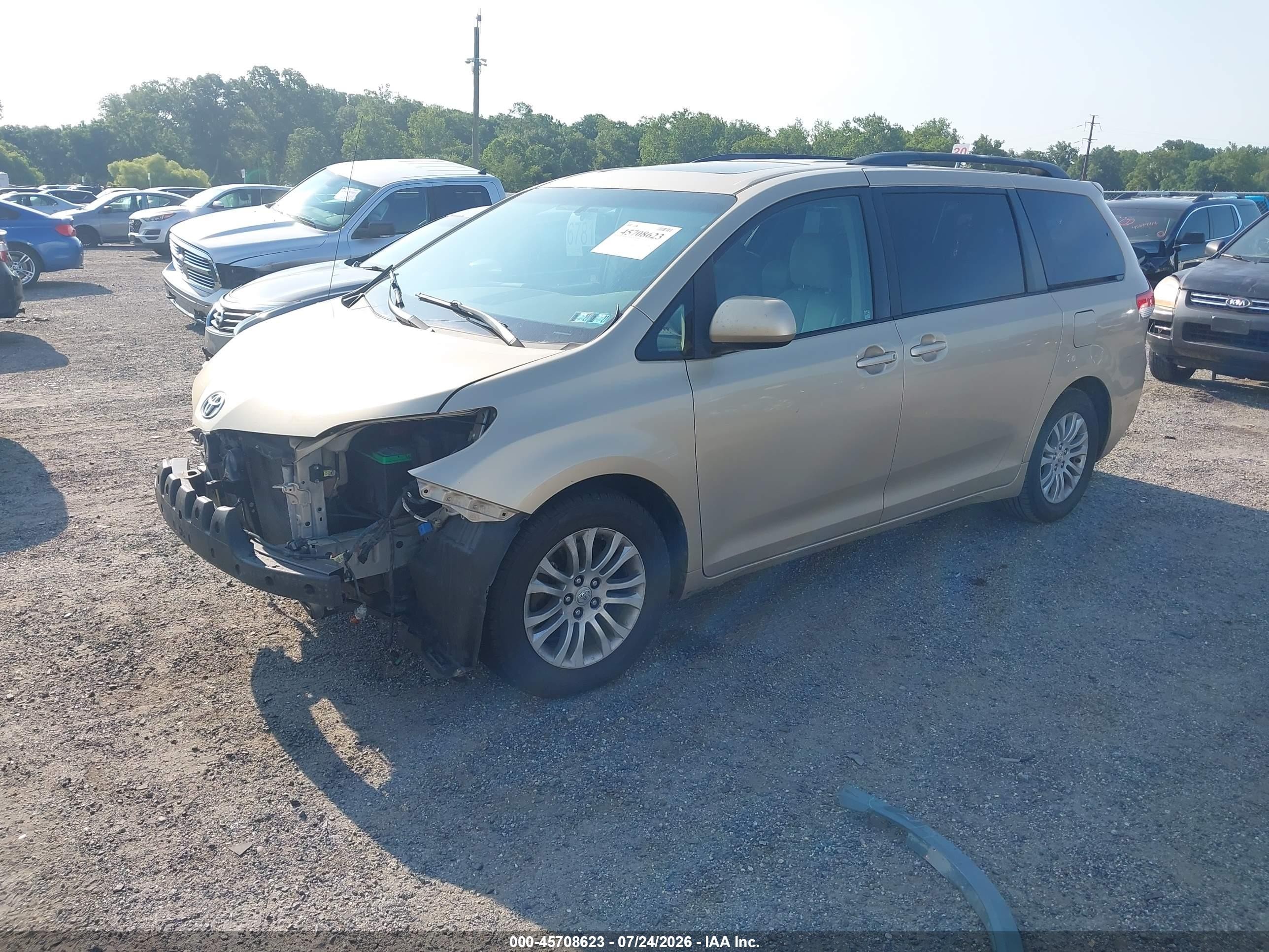 2011 Toyota Sienna Xle V6 Gold vin: 5TDYK3DC2BS016428