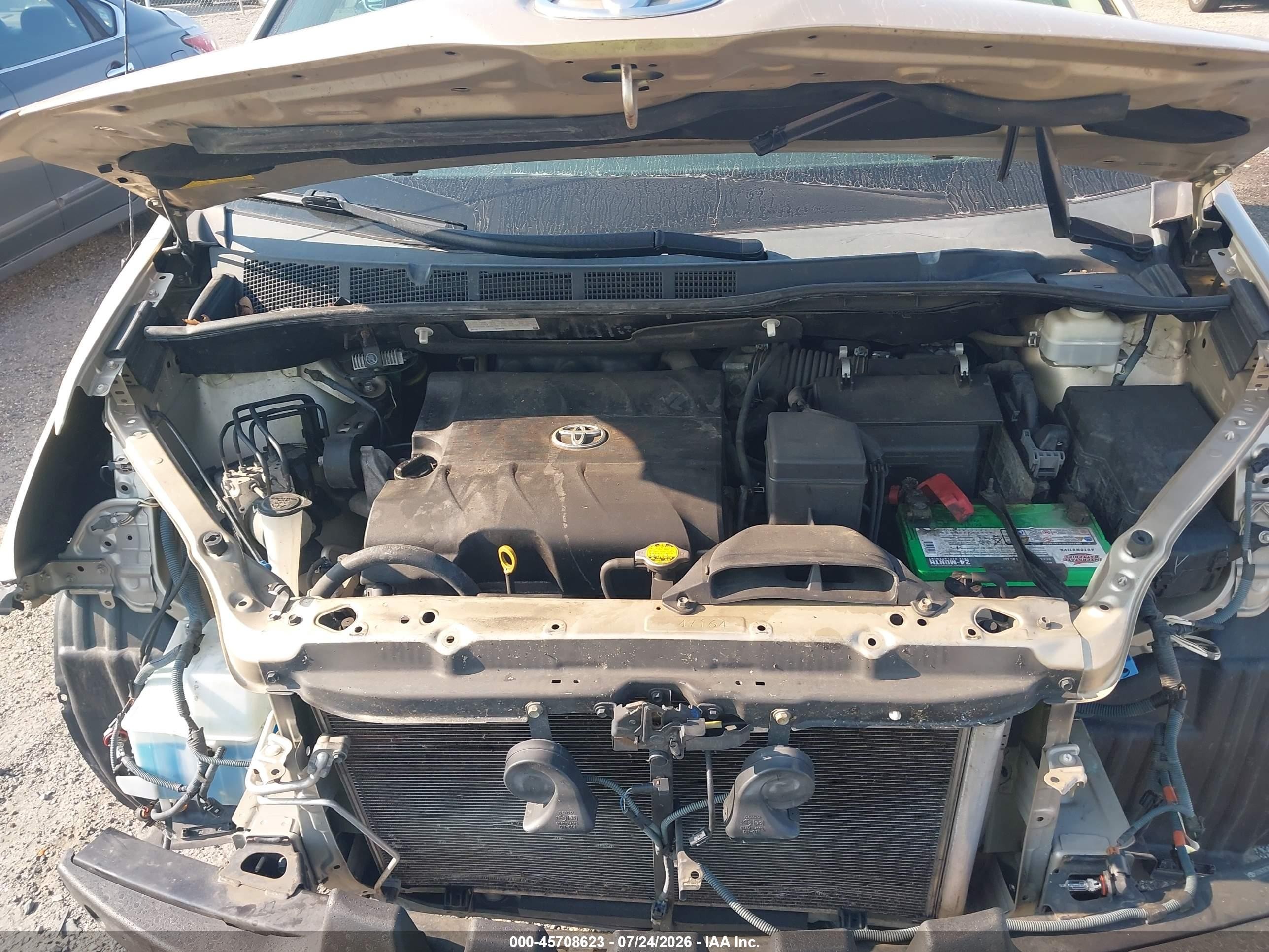 2011 Toyota Sienna Xle V6 Gold vin: 5TDYK3DC2BS016428
