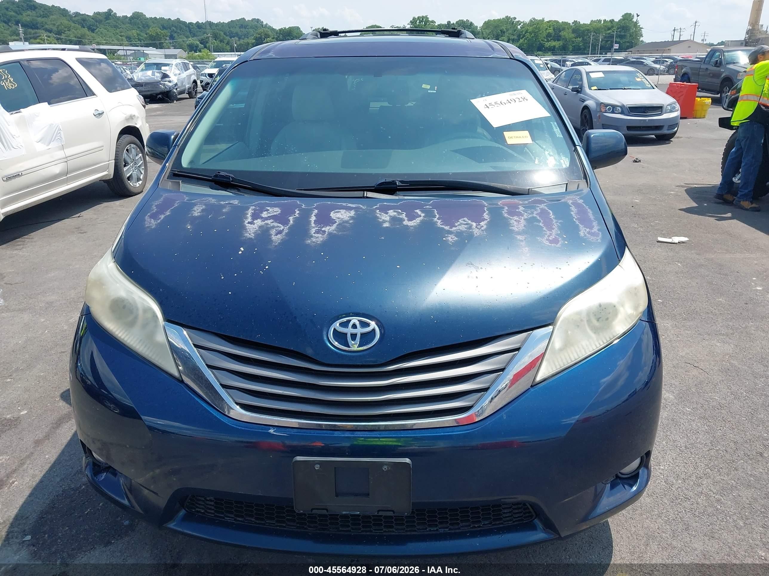 2011 Toyota Sienna Xle V6 Blue vin: 5TDYK3DC2BS067511