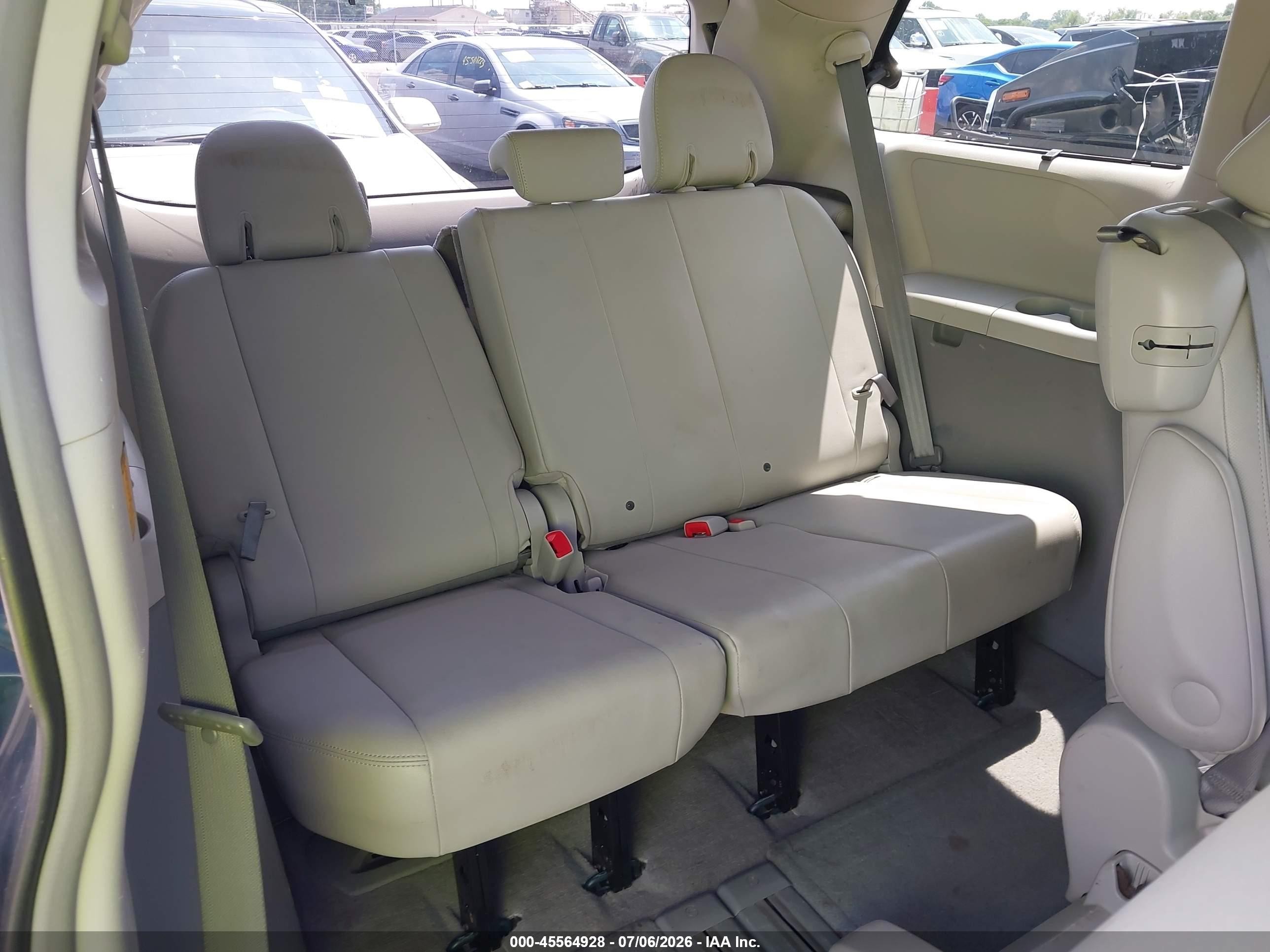 2011 Toyota Sienna Xle V6 Blue vin: 5TDYK3DC2BS067511