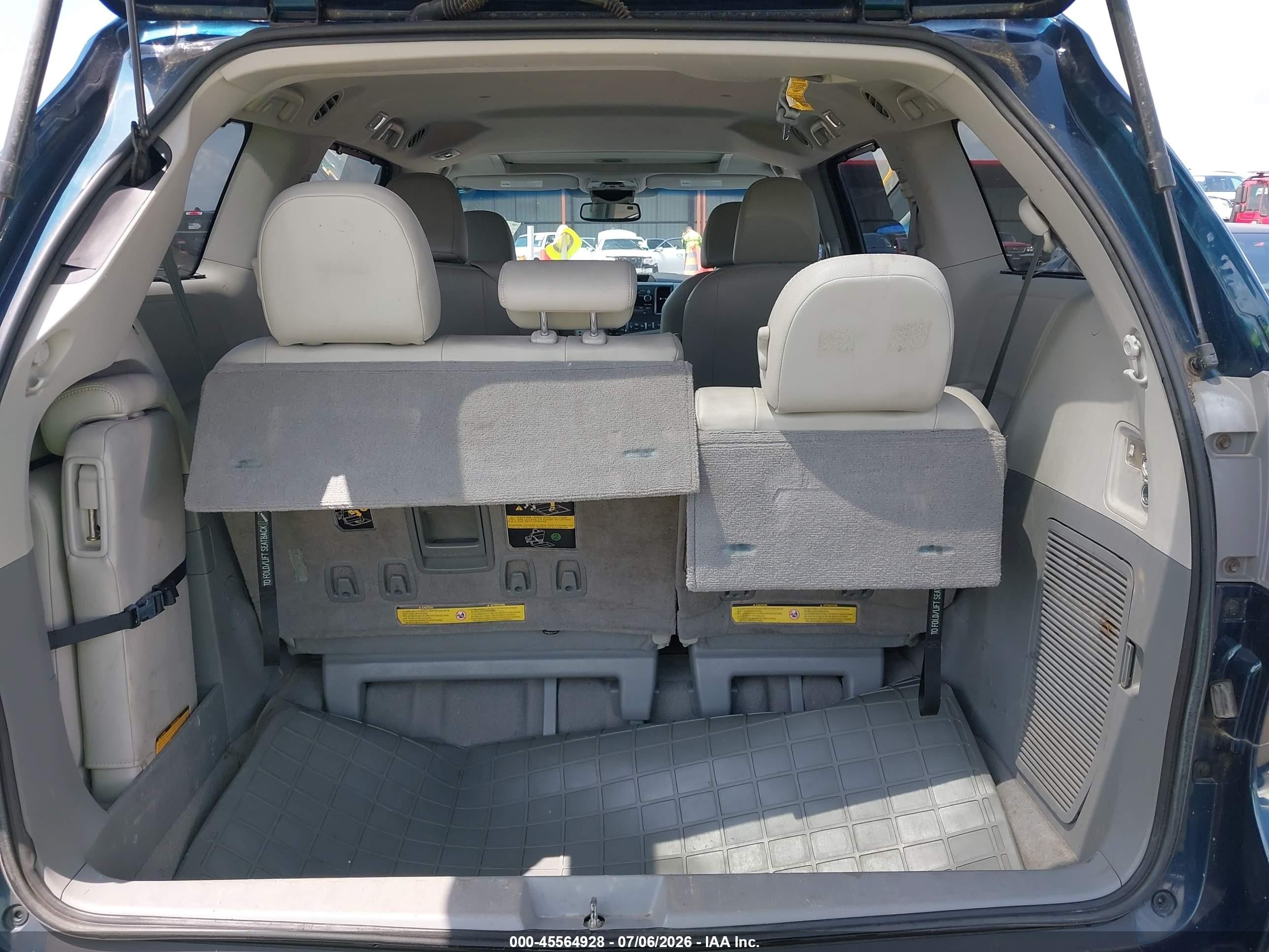 2011 Toyota Sienna Xle V6 Blue vin: 5TDYK3DC2BS067511