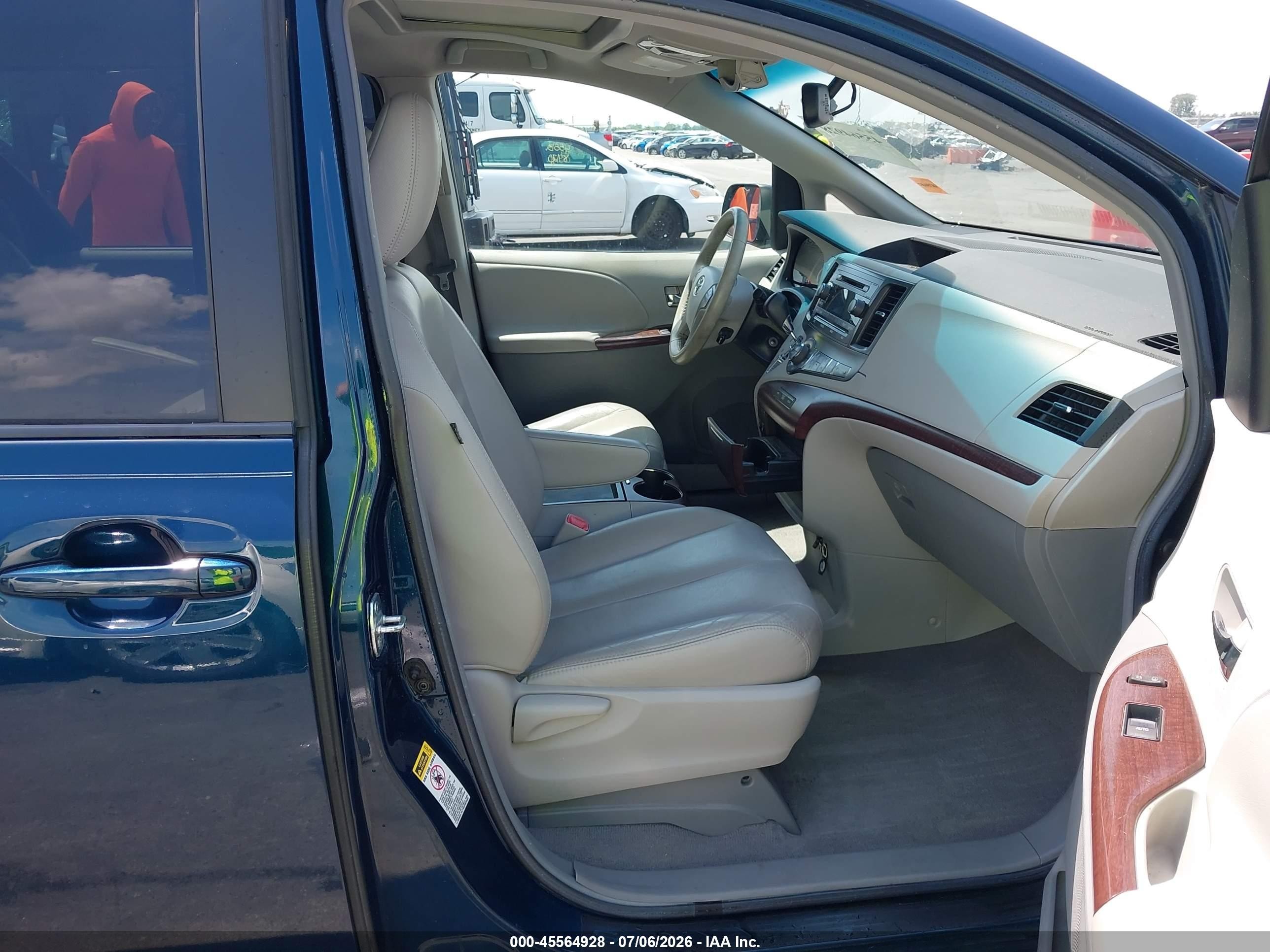 2011 Toyota Sienna Xle V6 Blue vin: 5TDYK3DC2BS067511