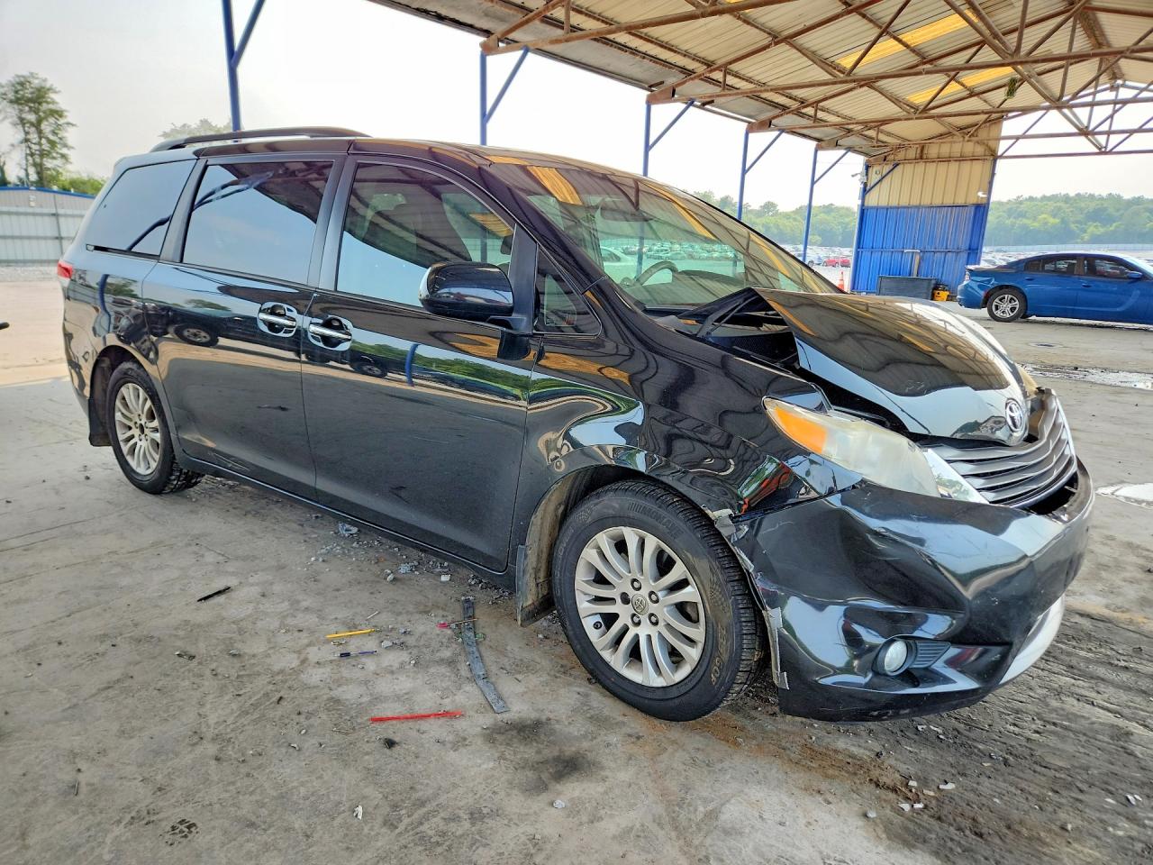 2011 Toyota Sienna Xle 8-passenger Black vin: 5TDYK3DC2BS085085