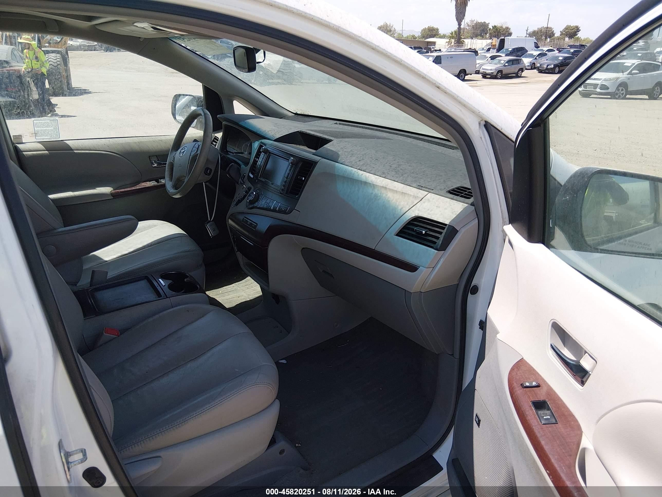 2011 Toyota Sienna Xle V6 White vin: 5TDYK3DC2BS117999