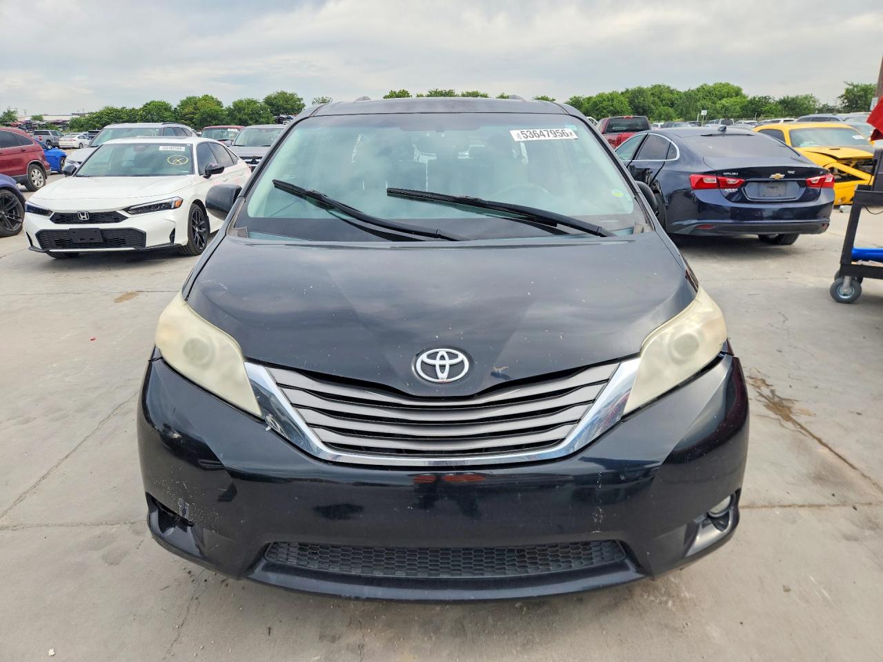 2011 Toyota Sienna Xle 8-passenger Black vin: 5TDYK3DC2BS120627