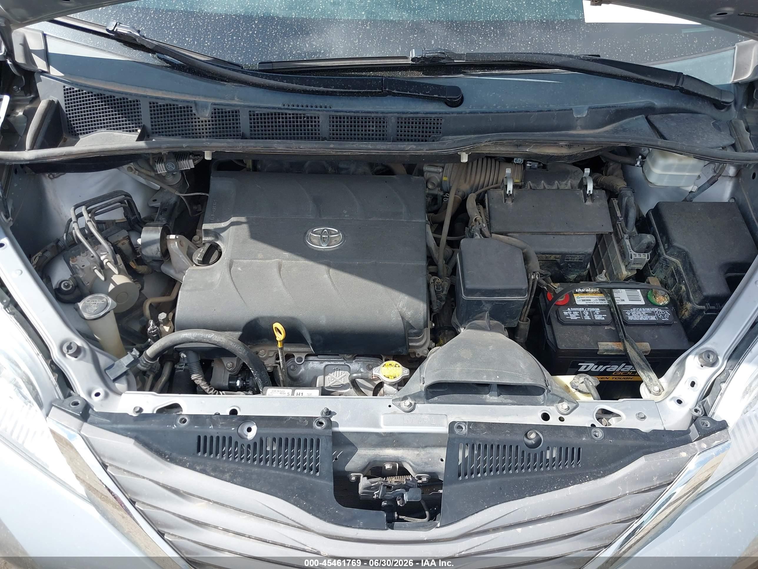 2011 Toyota Sienna Xle V6 Silver vin: 5TDYK3DC2BS123947