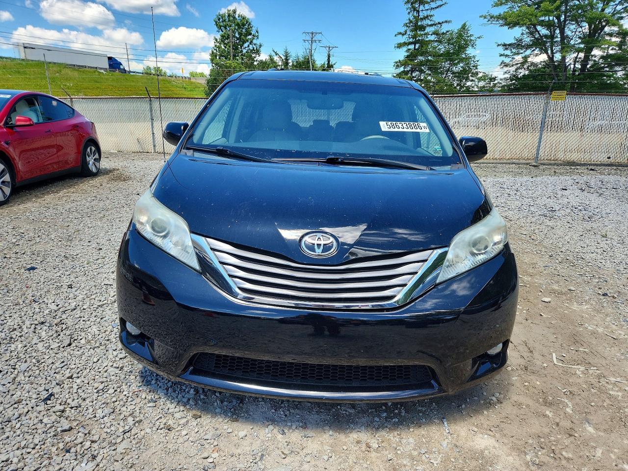 2011 Toyota Sienna Xle 8-passenger Black vin: 5TDYK3DC2BS134589