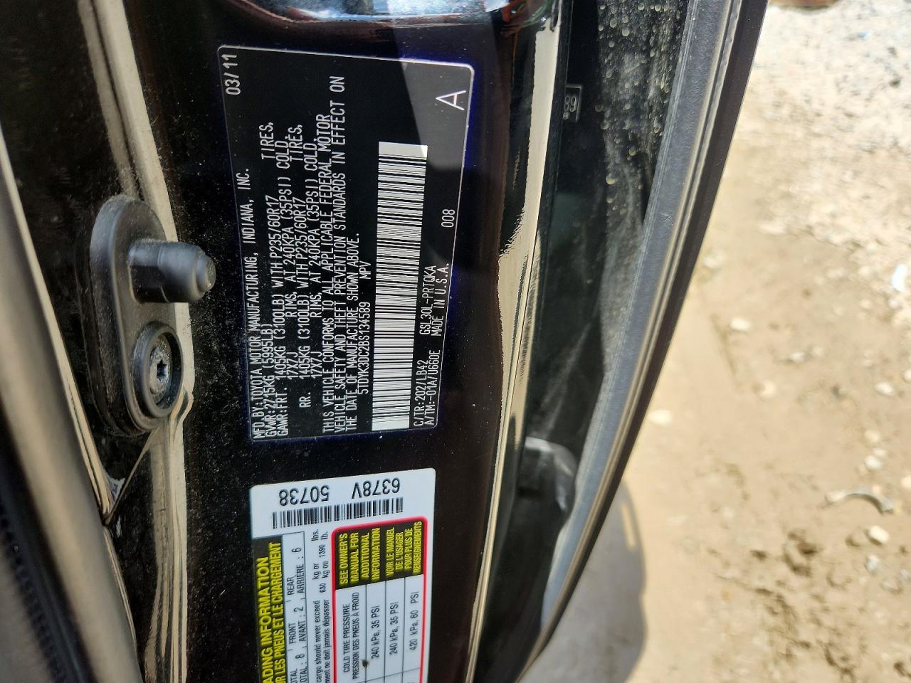 2011 Toyota Sienna Xle 8-passenger Black vin: 5TDYK3DC2BS134589