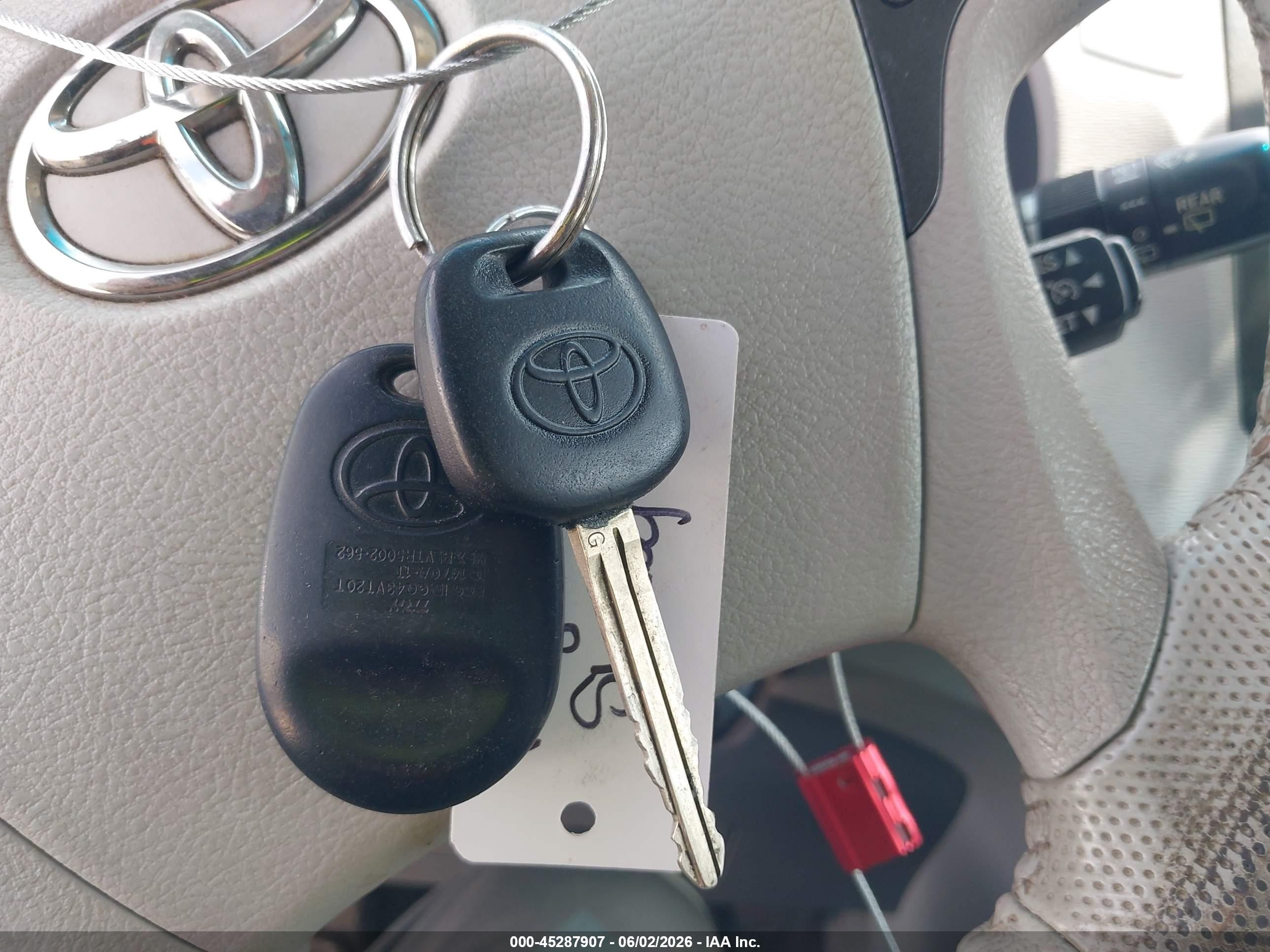 2011 Toyota Sienna Xle V6 Серый vin: 5TDYK3DC2BS151439