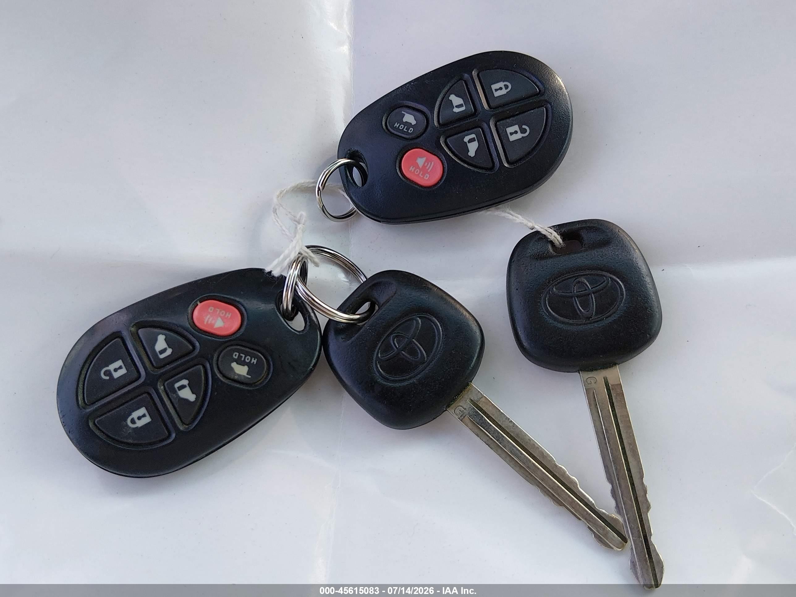 2011 Toyota Sienna Xle V6 White vin: 5TDYK3DC2BS165180