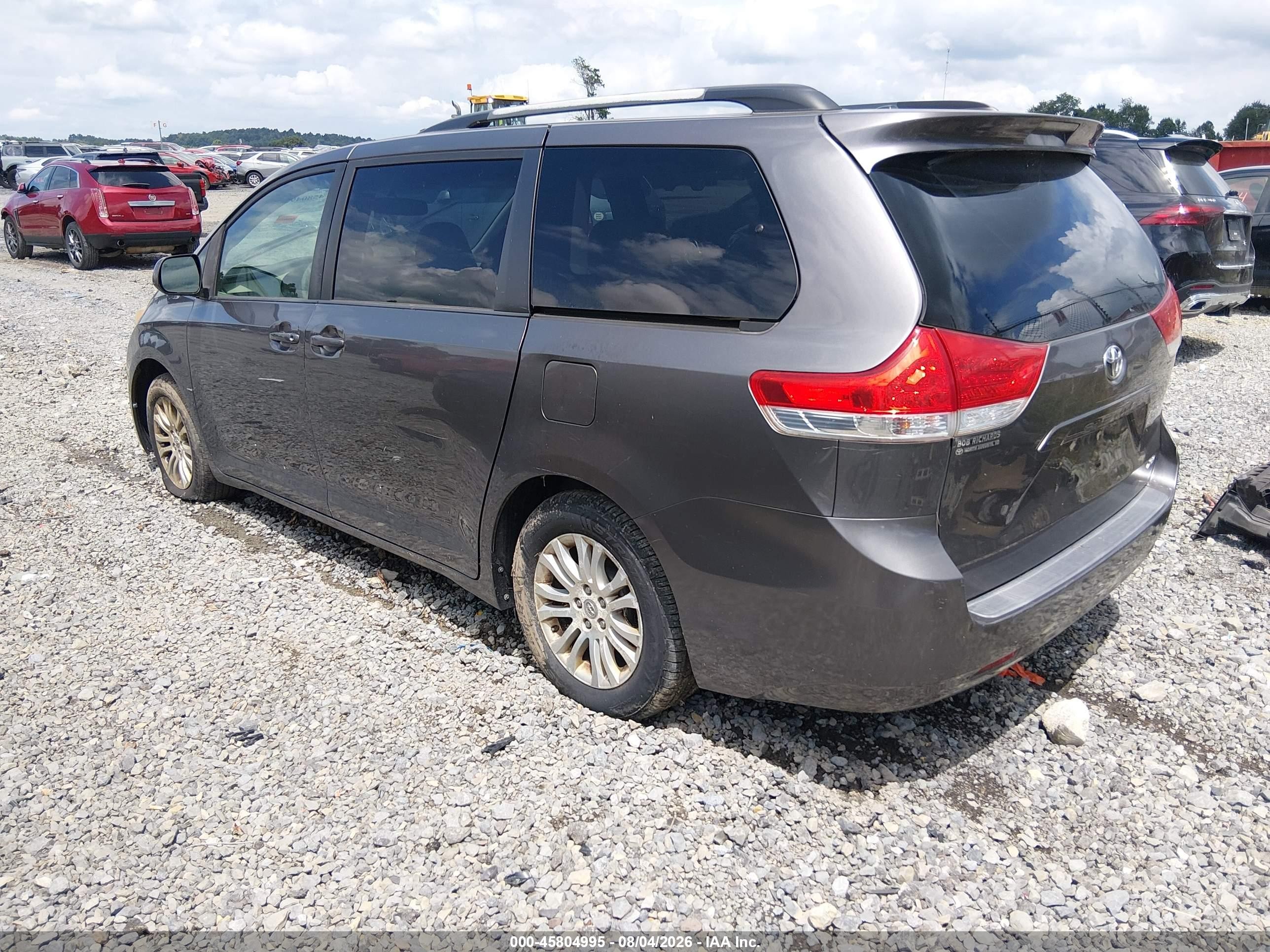 2011 Toyota Sienna Xle V6 Gray vin: 5TDYK3DC2BS171707
