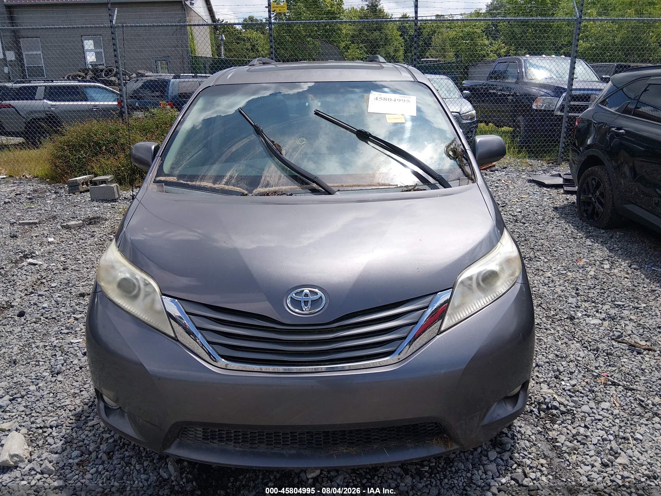 2011 Toyota Sienna Xle V6 Gray vin: 5TDYK3DC2BS171707
