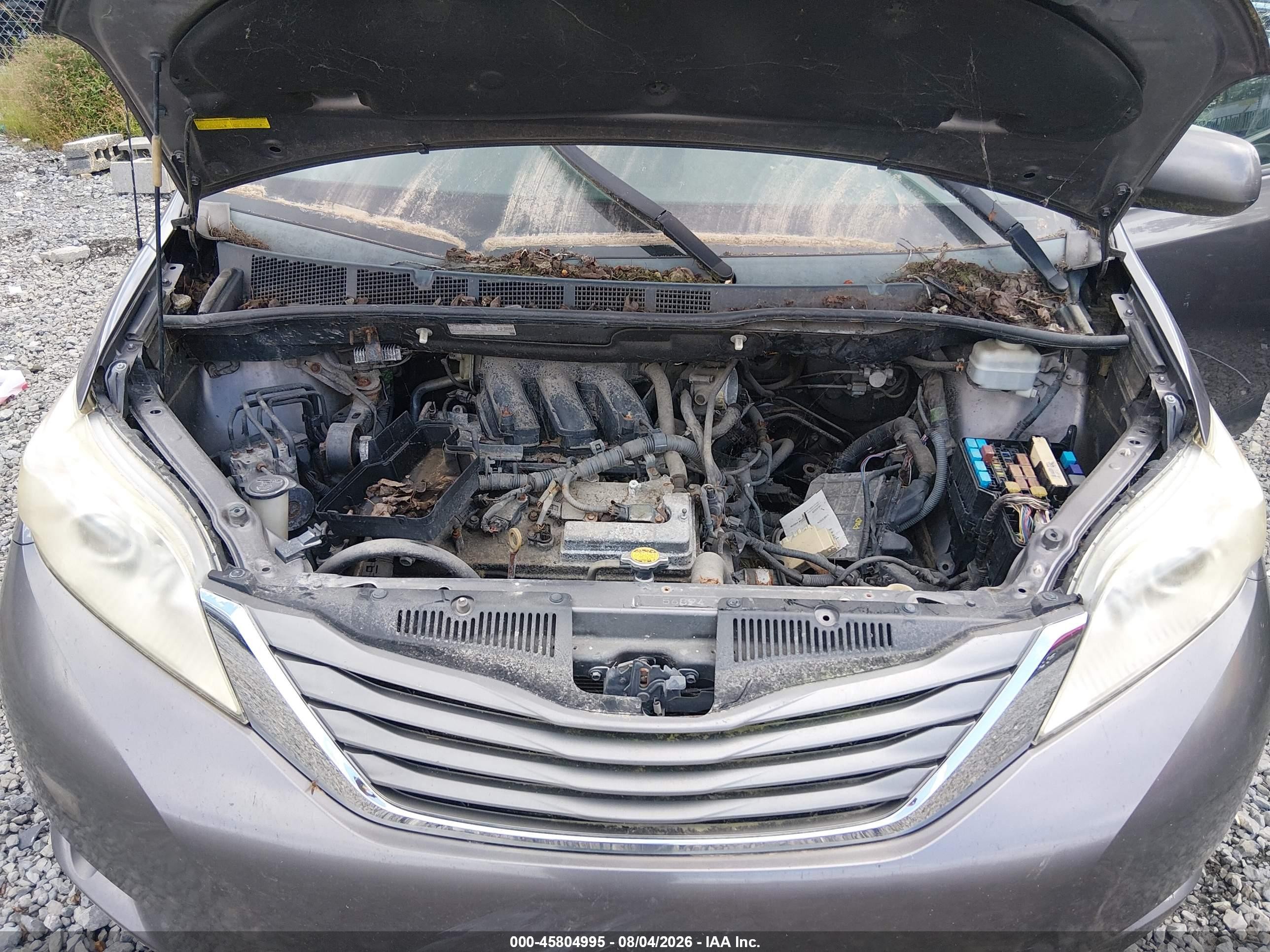 2011 Toyota Sienna Xle V6 Gray vin: 5TDYK3DC2BS171707