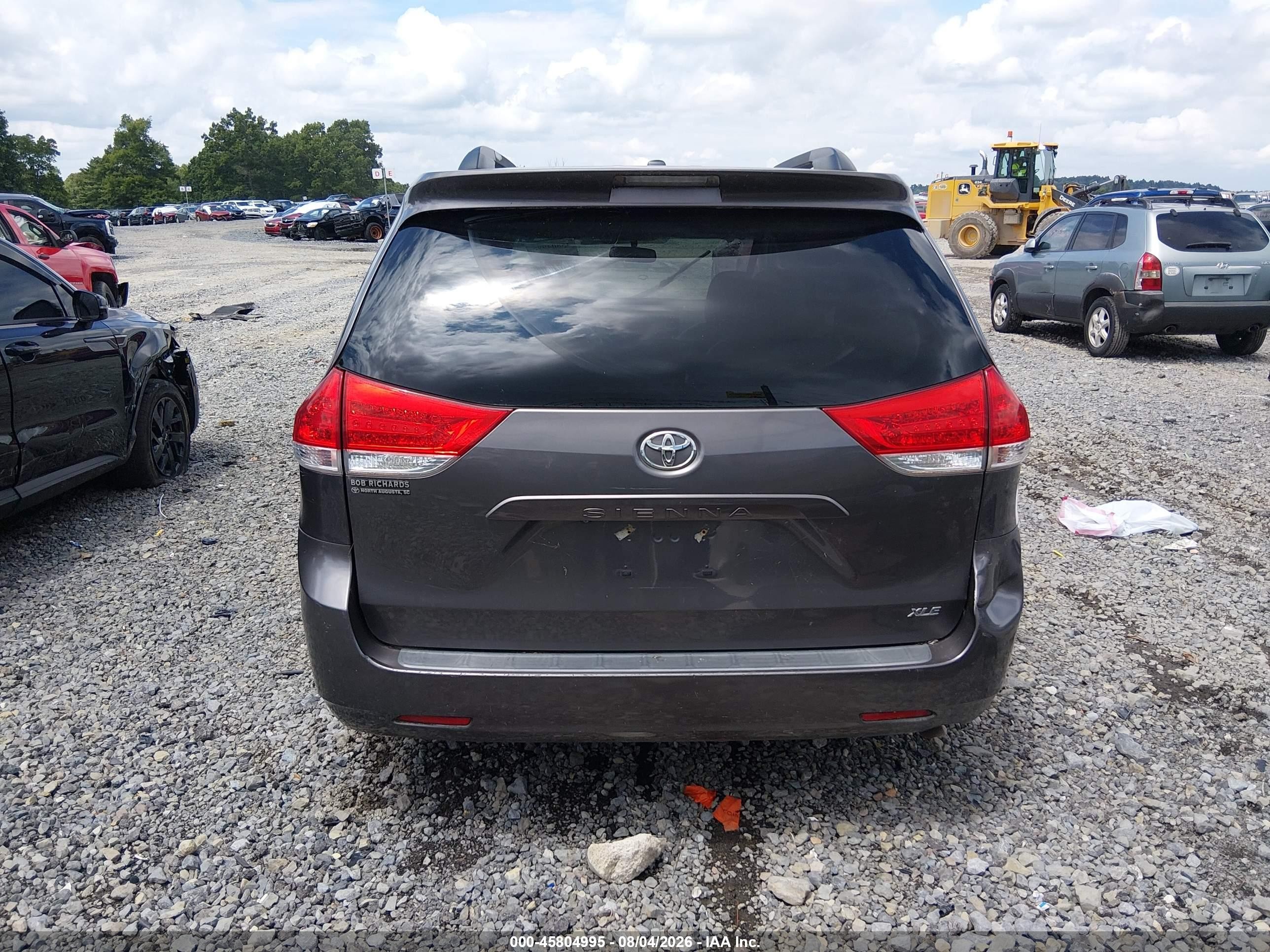2011 Toyota Sienna Xle V6 Gray vin: 5TDYK3DC2BS171707