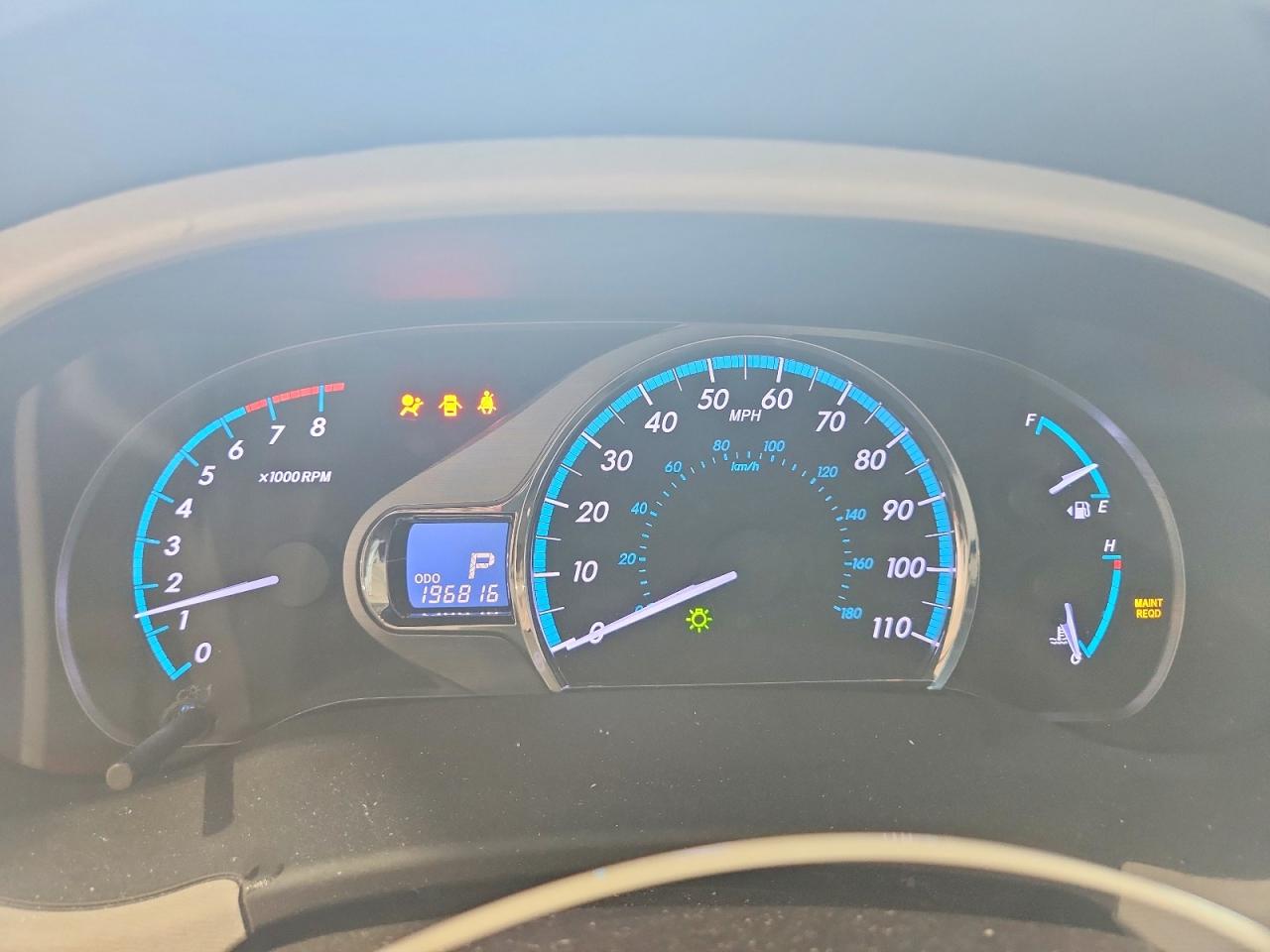 2012 Toyota Sienna Xle 8-passenger Silver vin: 5TDYK3DC2CS181784