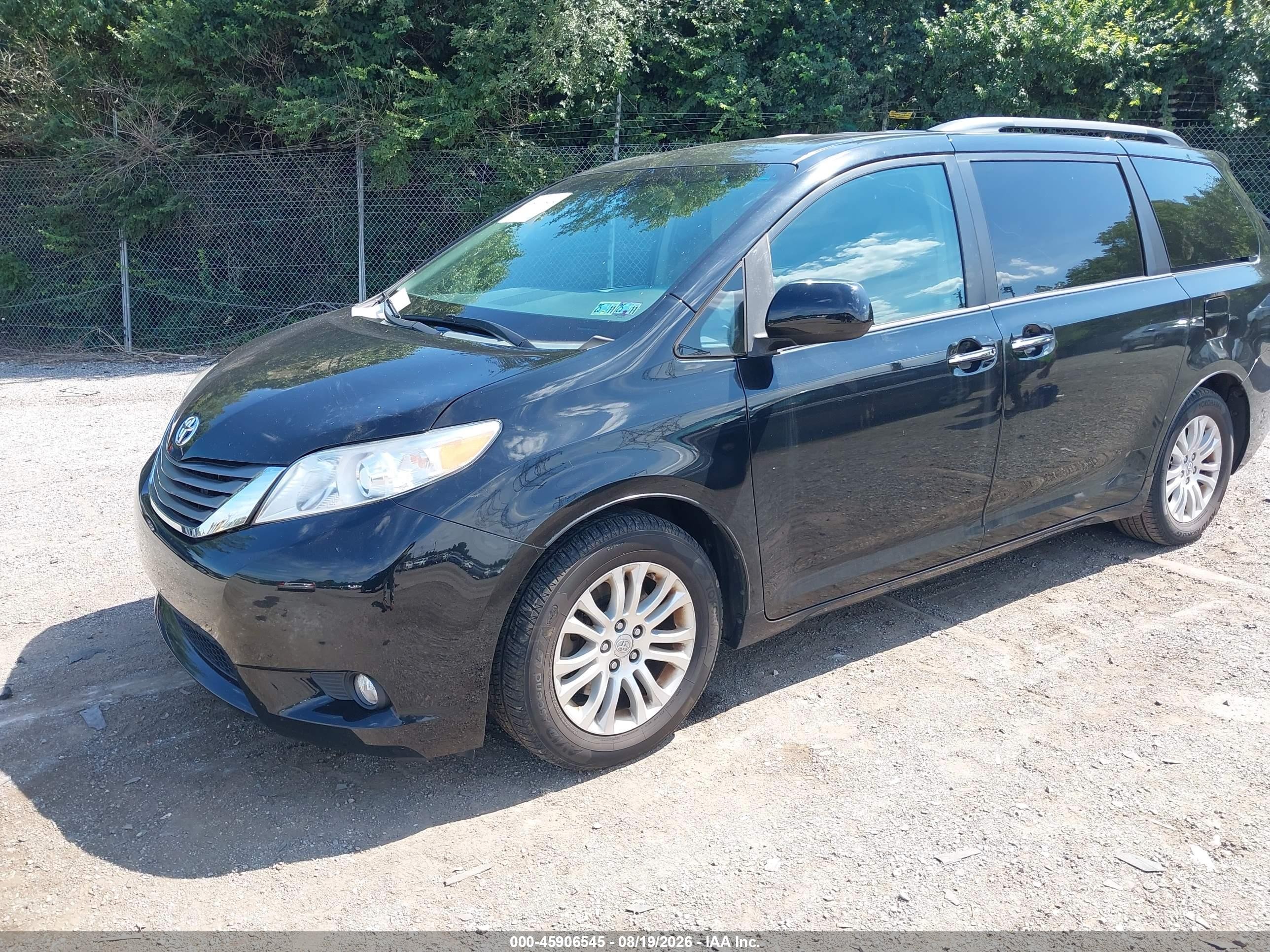 2012 Toyota Sienna Xle V6 8 Passenger Black vin: 5TDYK3DC2CS218350