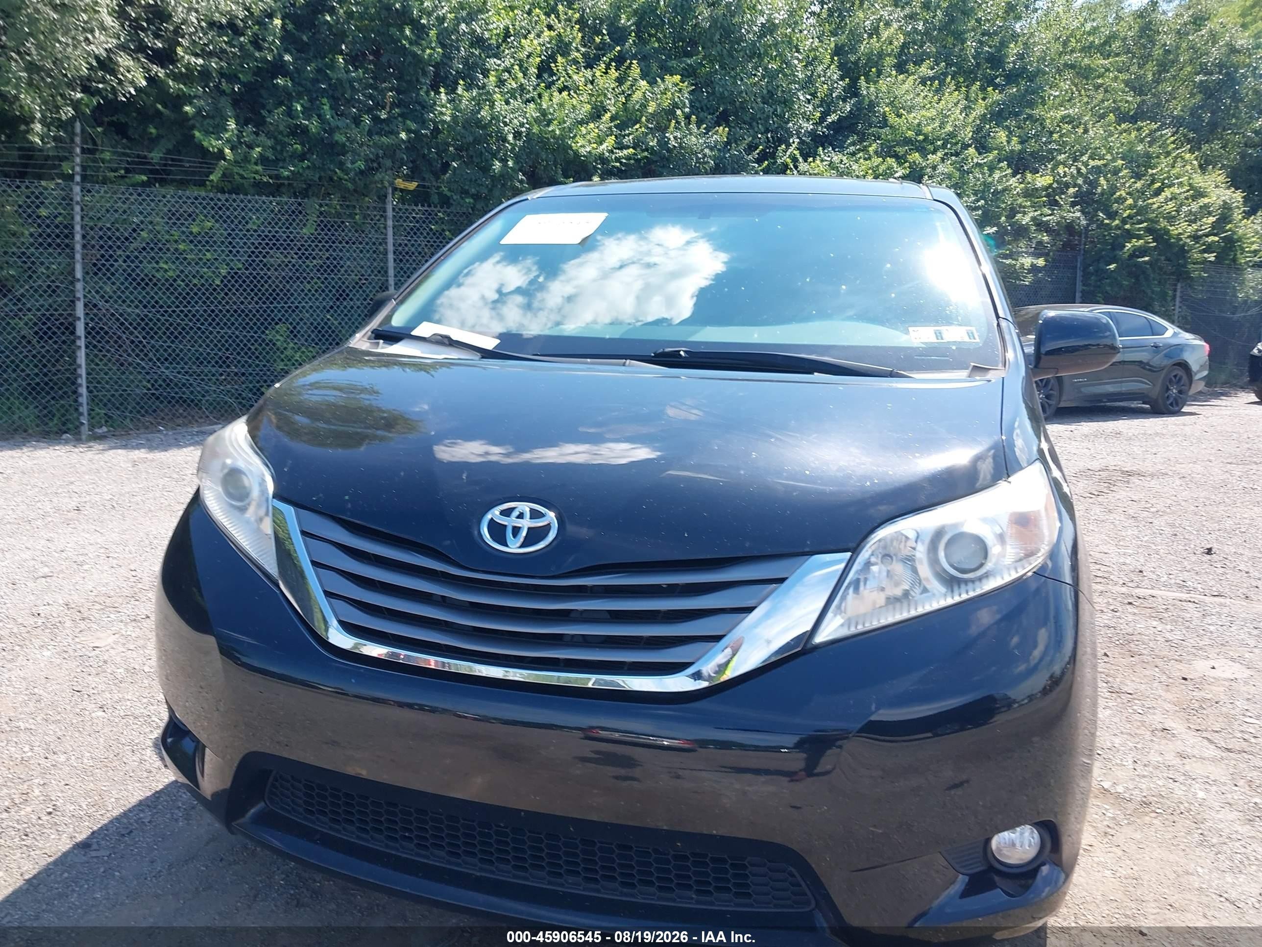 2012 Toyota Sienna Xle V6 8 Passenger Black vin: 5TDYK3DC2CS218350