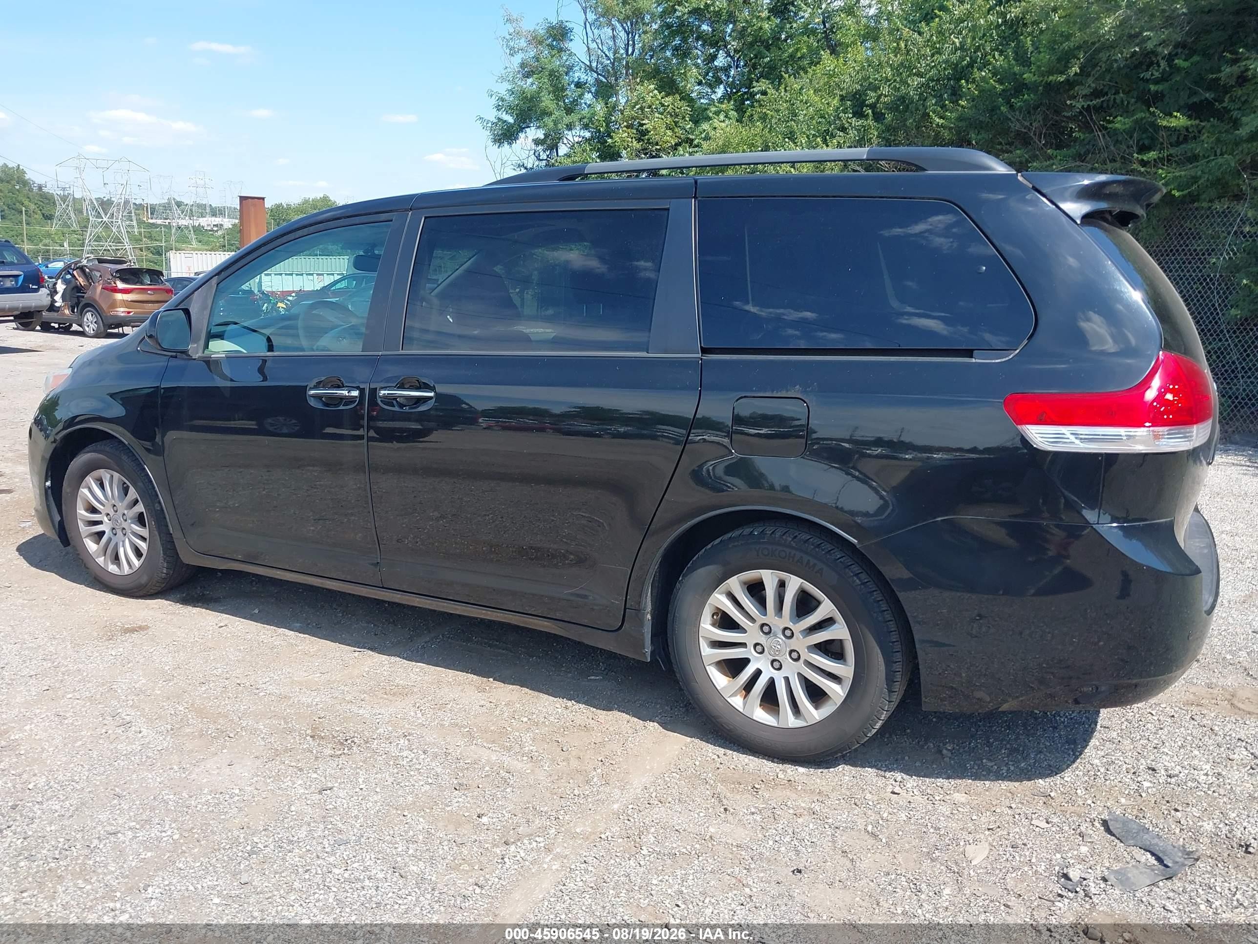 2012 Toyota Sienna Xle V6 8 Passenger Black vin: 5TDYK3DC2CS218350