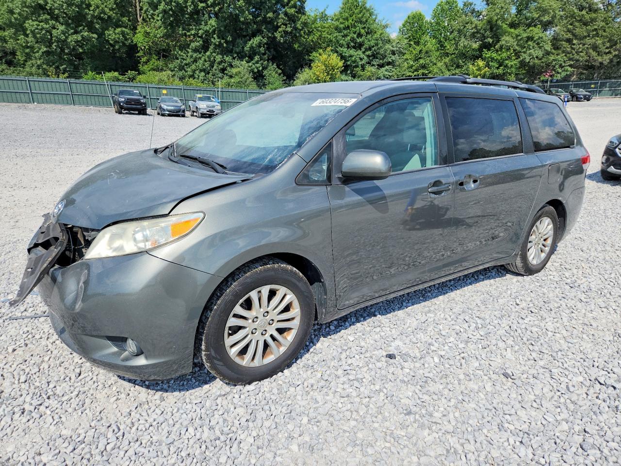 2012 Toyota Sienna Xle 8-passenger Green vin: 5TDYK3DC2CS239702