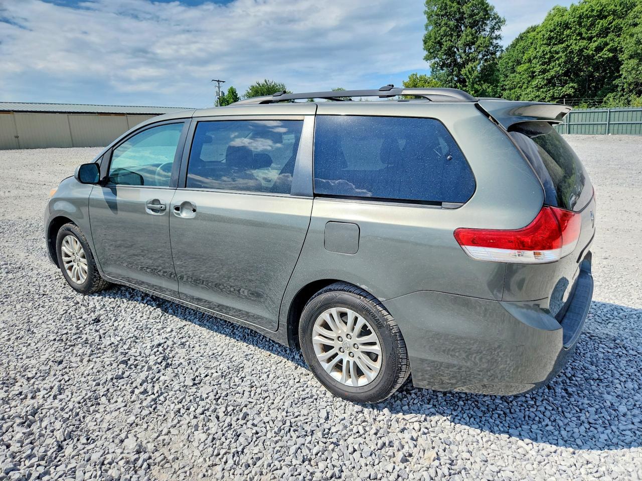 2012 Toyota Sienna Xle 8-passenger Green vin: 5TDYK3DC2CS239702